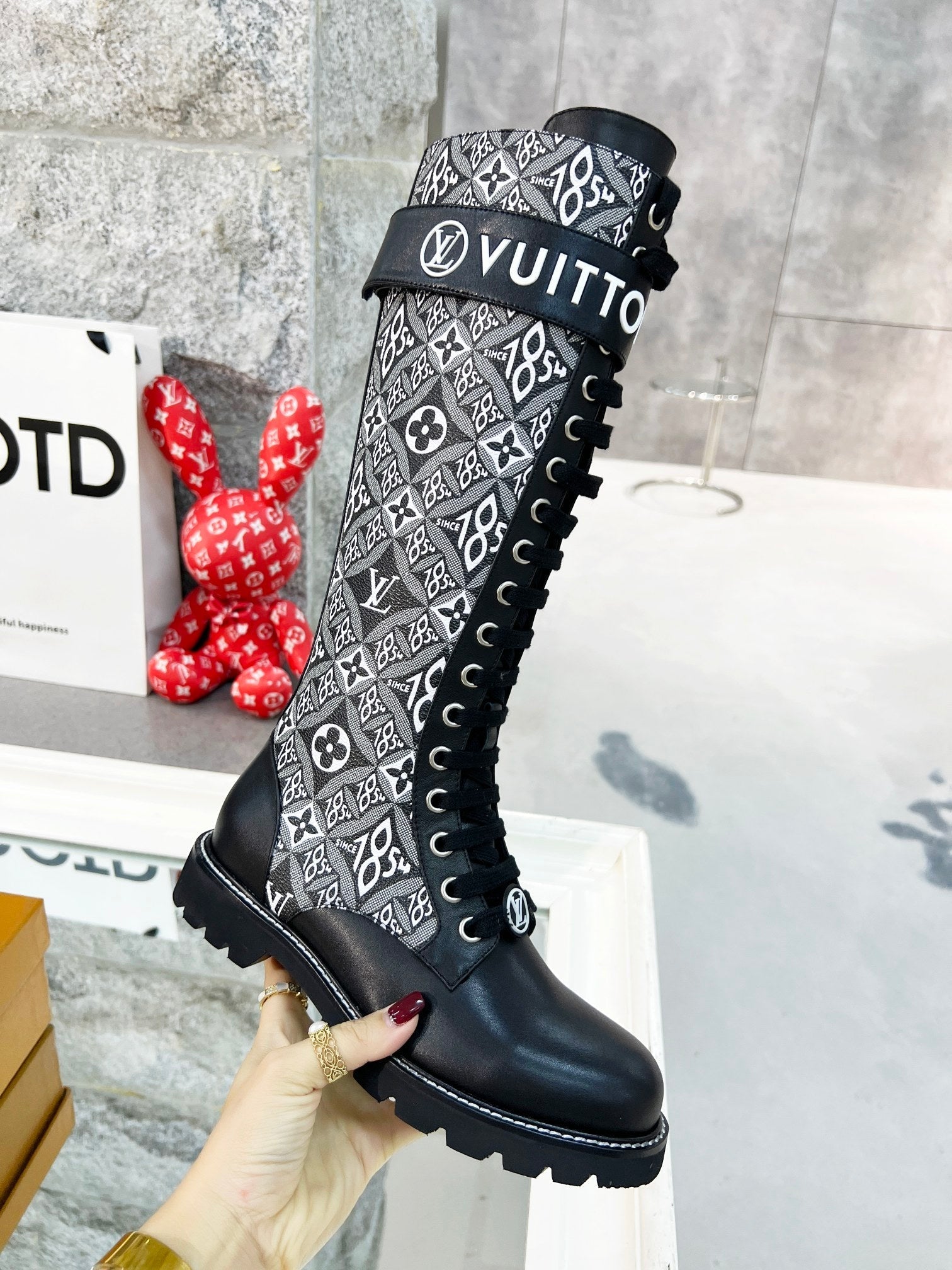 Luxury Shoes - LU-V - 489