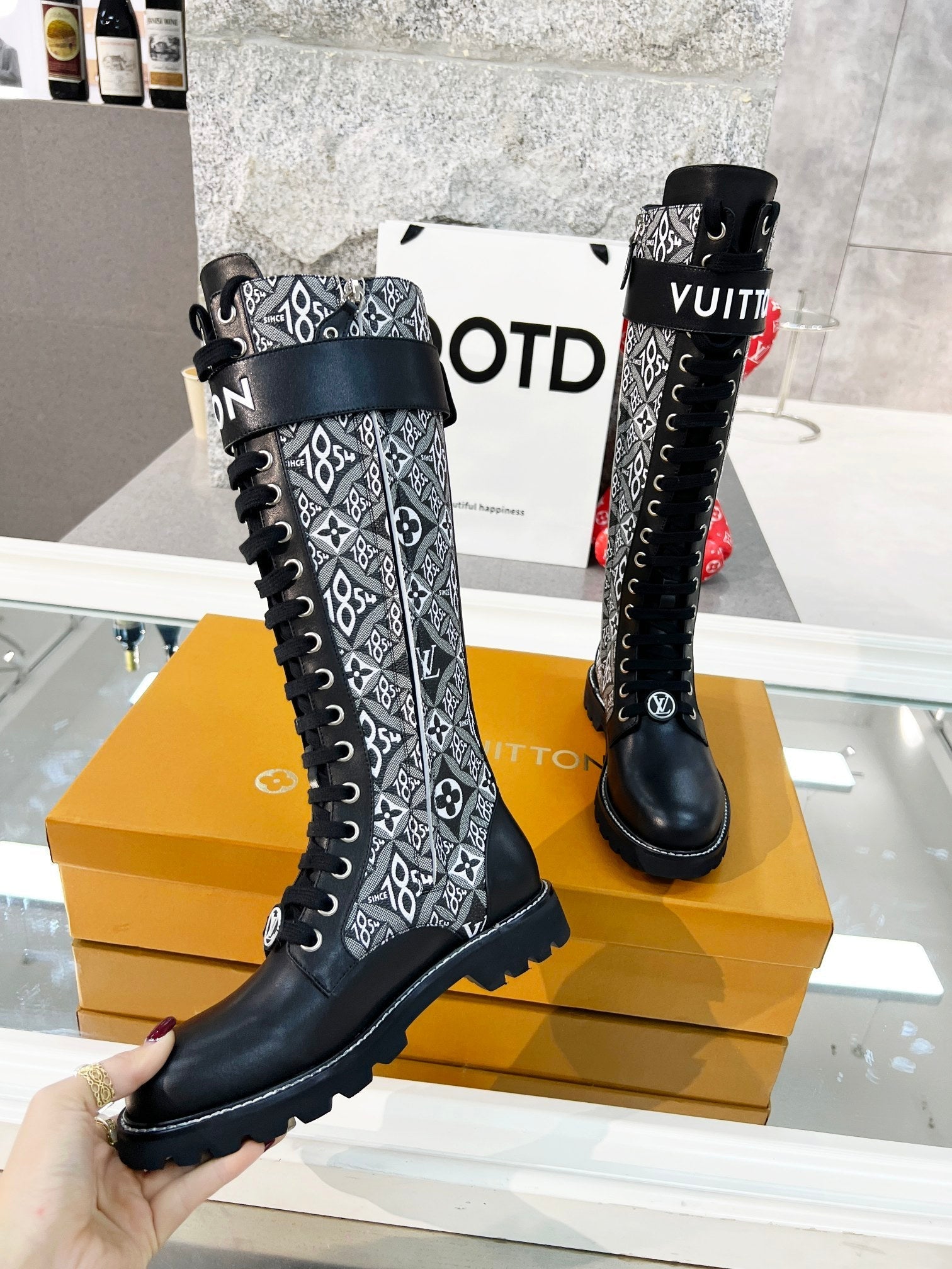 Luxury Shoes - LU-V - 489