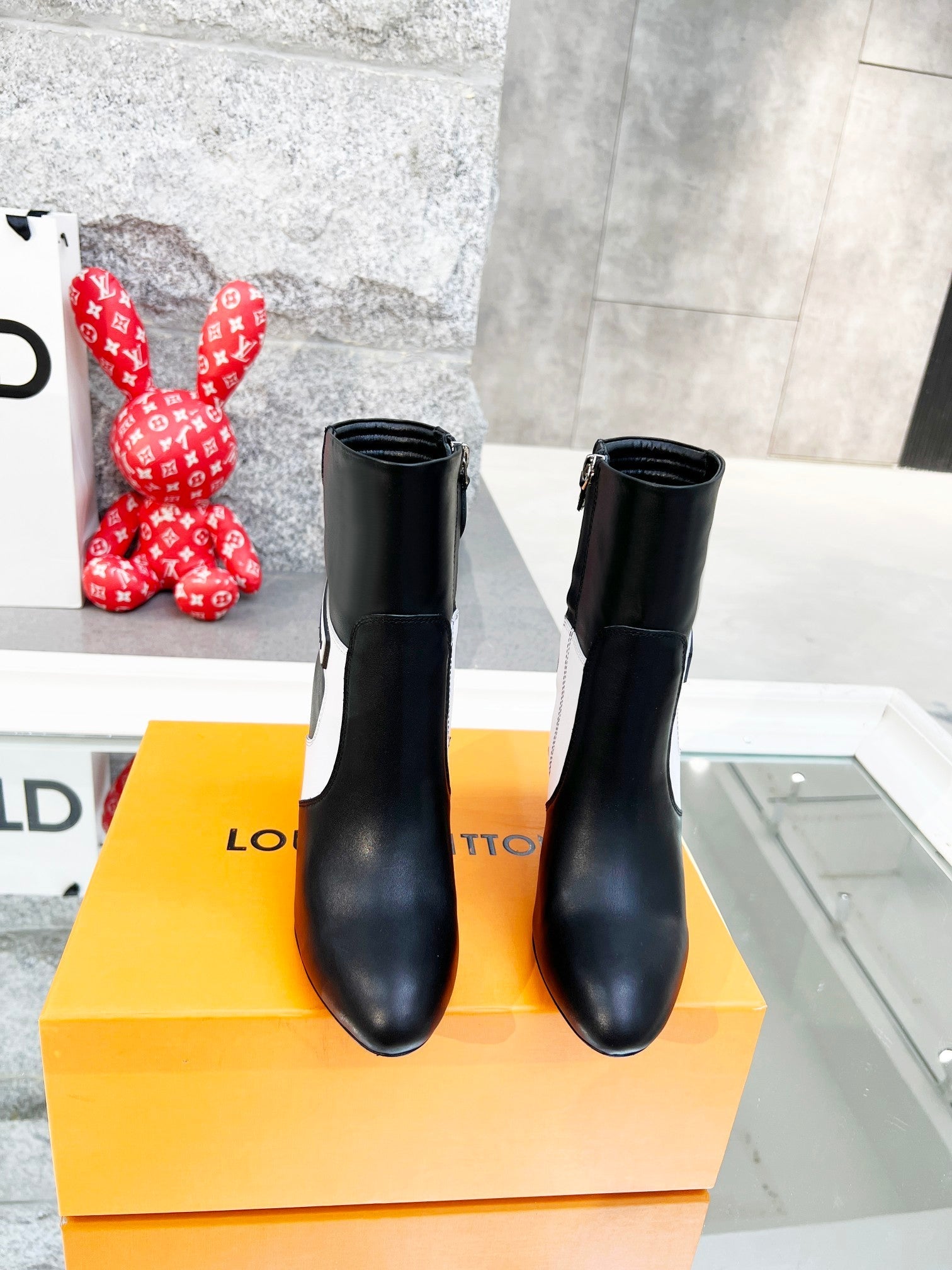 Luxury Shoes - LU-V - 511