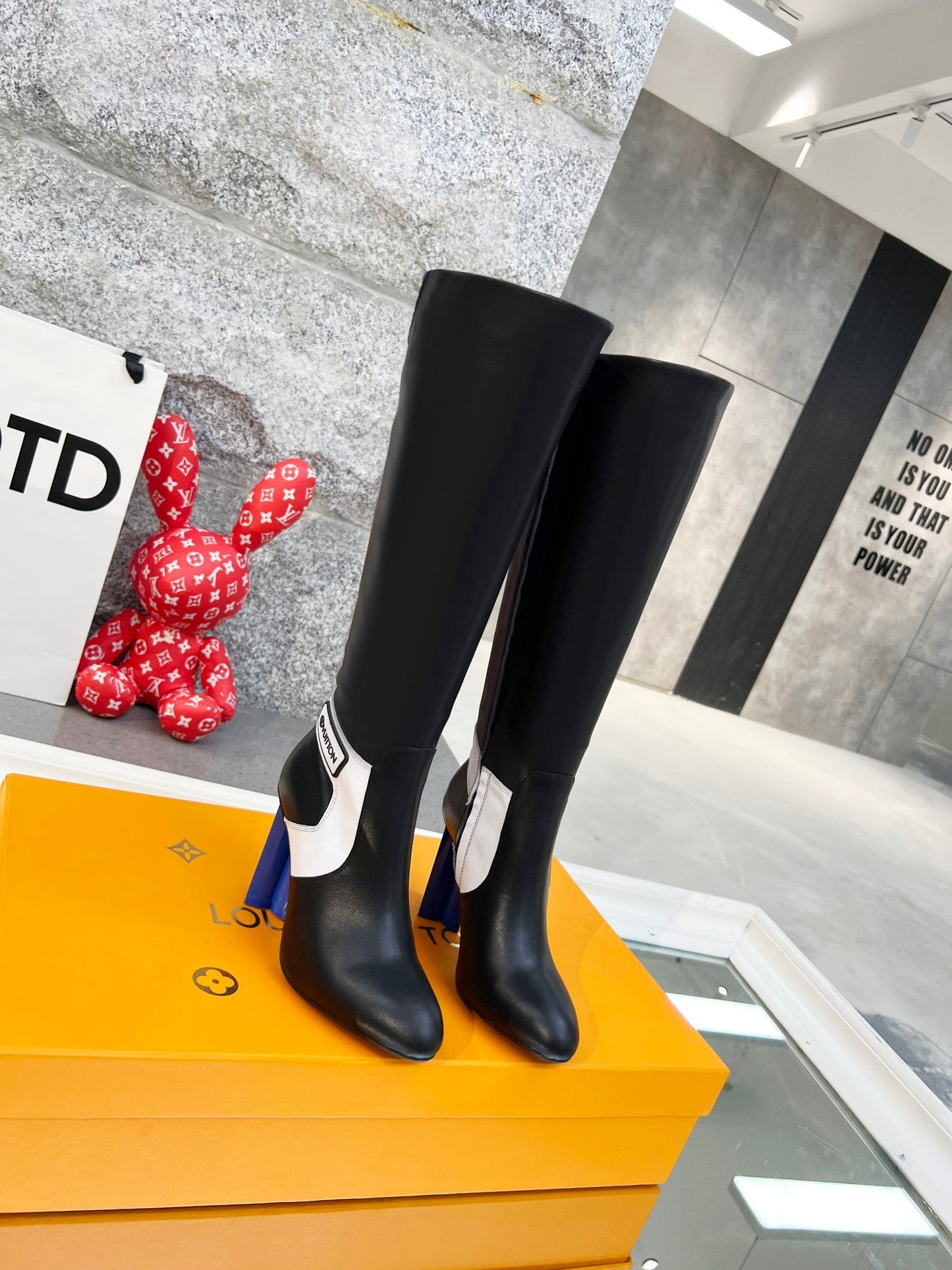 Luxury Shoes - LU-V - 506