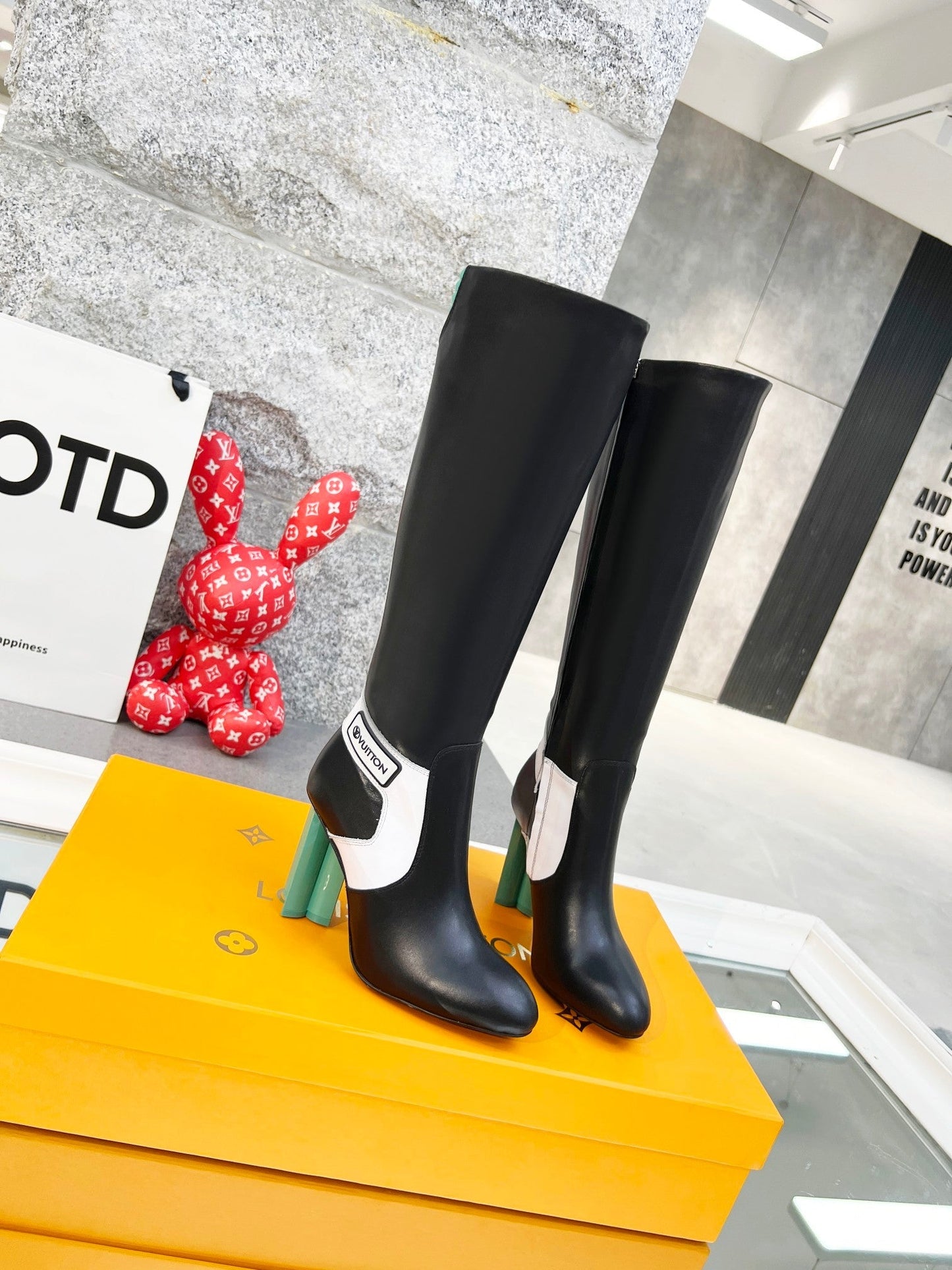 Luxury Shoes - LU-V - 505