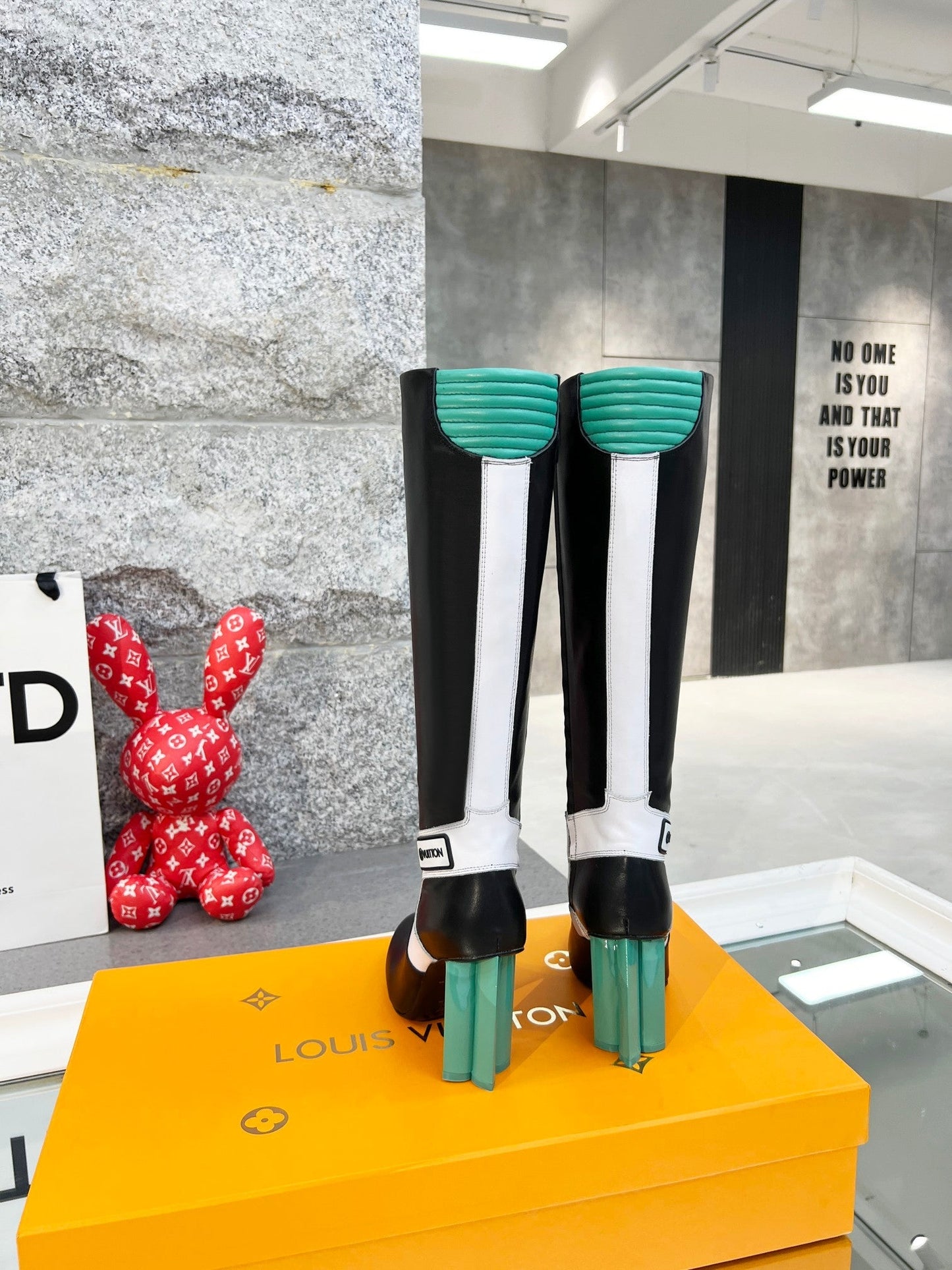 Luxury Shoes - LU-V - 505