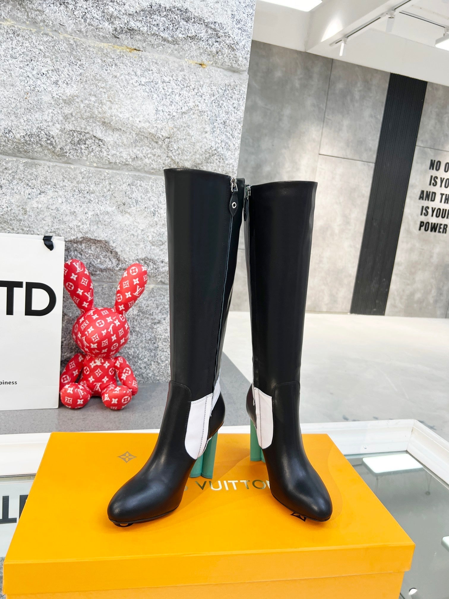 Luxury Shoes - LU-V - 505