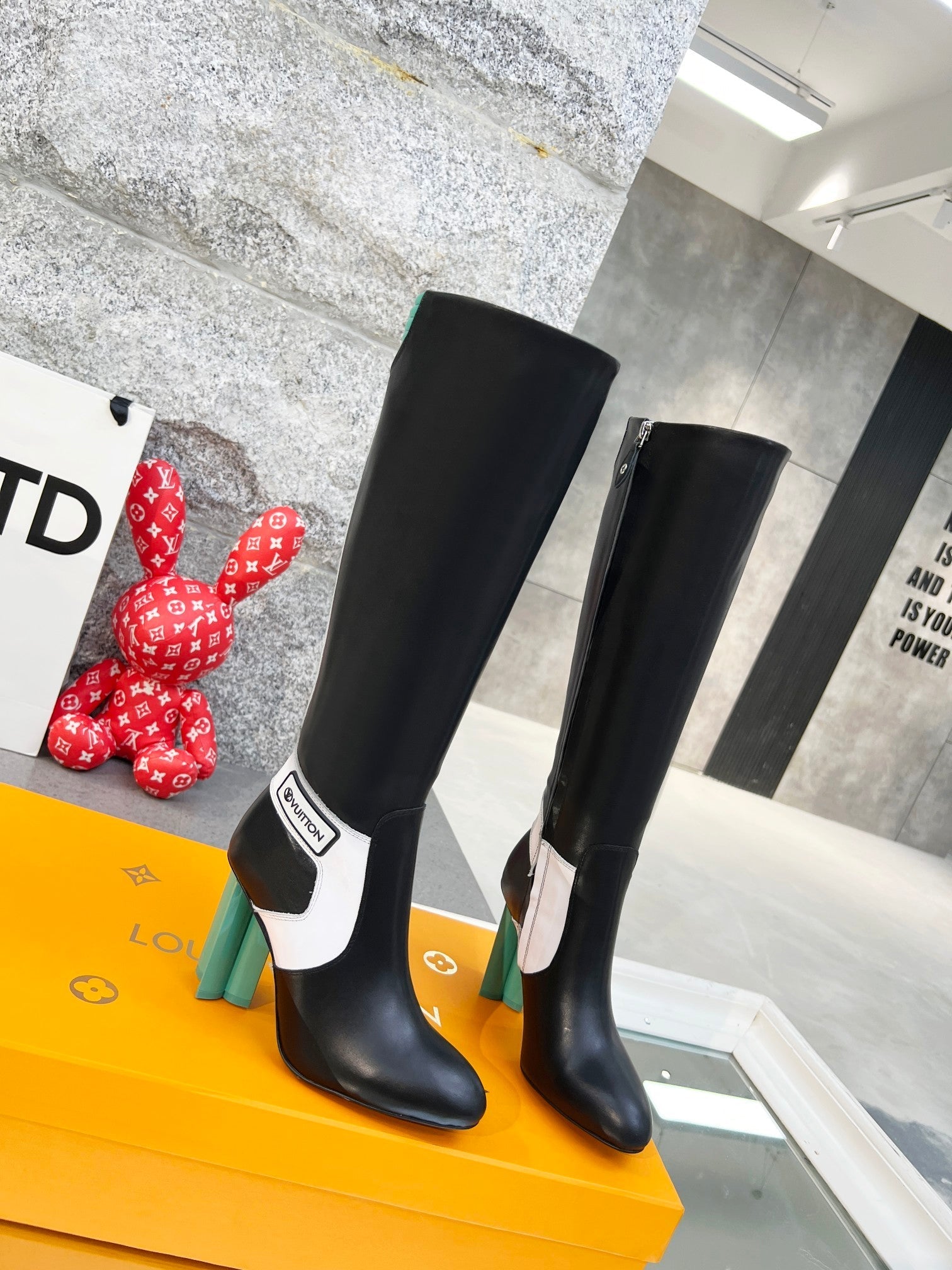 Luxury Shoes - LU-V - 505