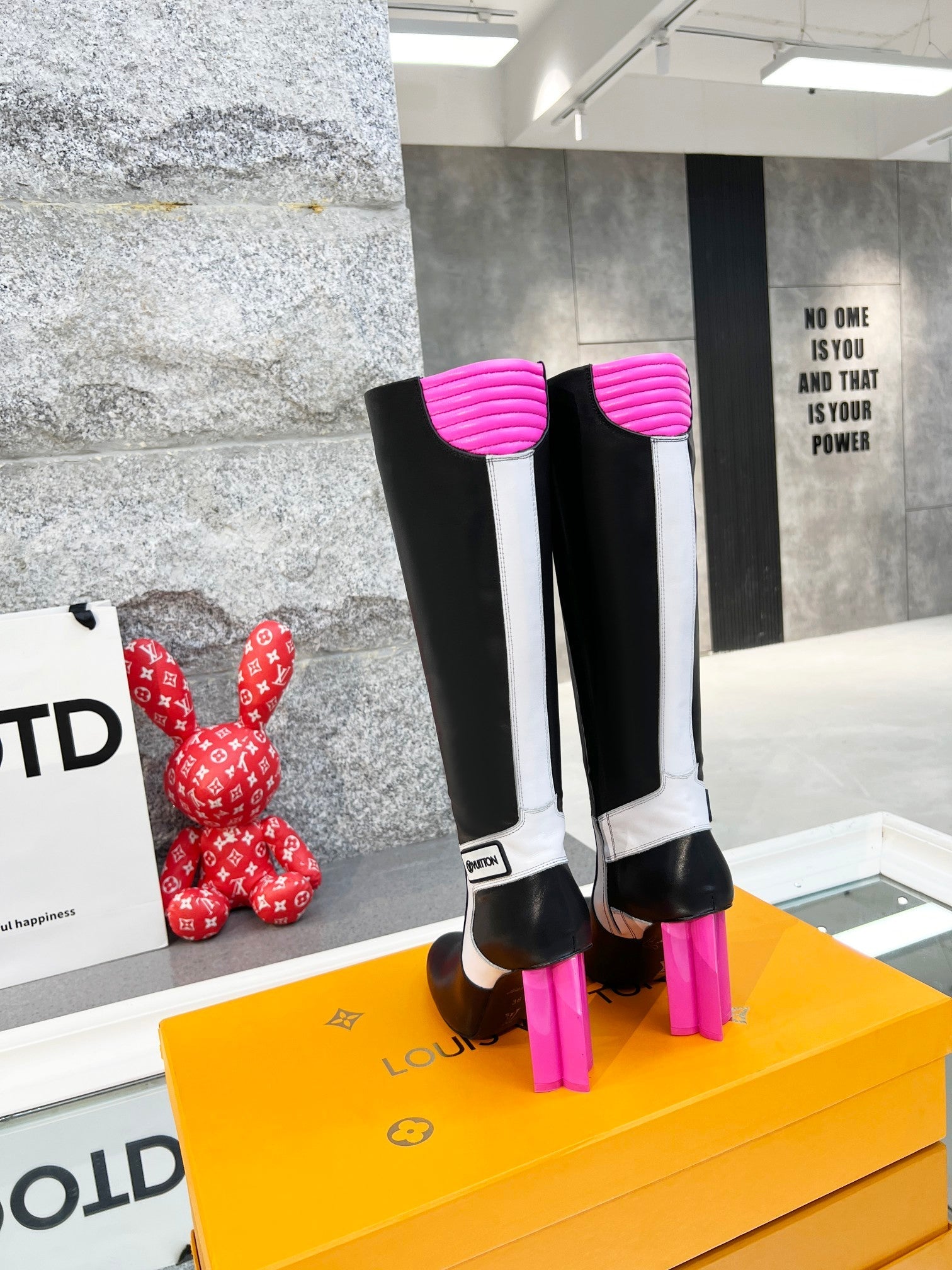 Luxury Shoes - LU-V - 504