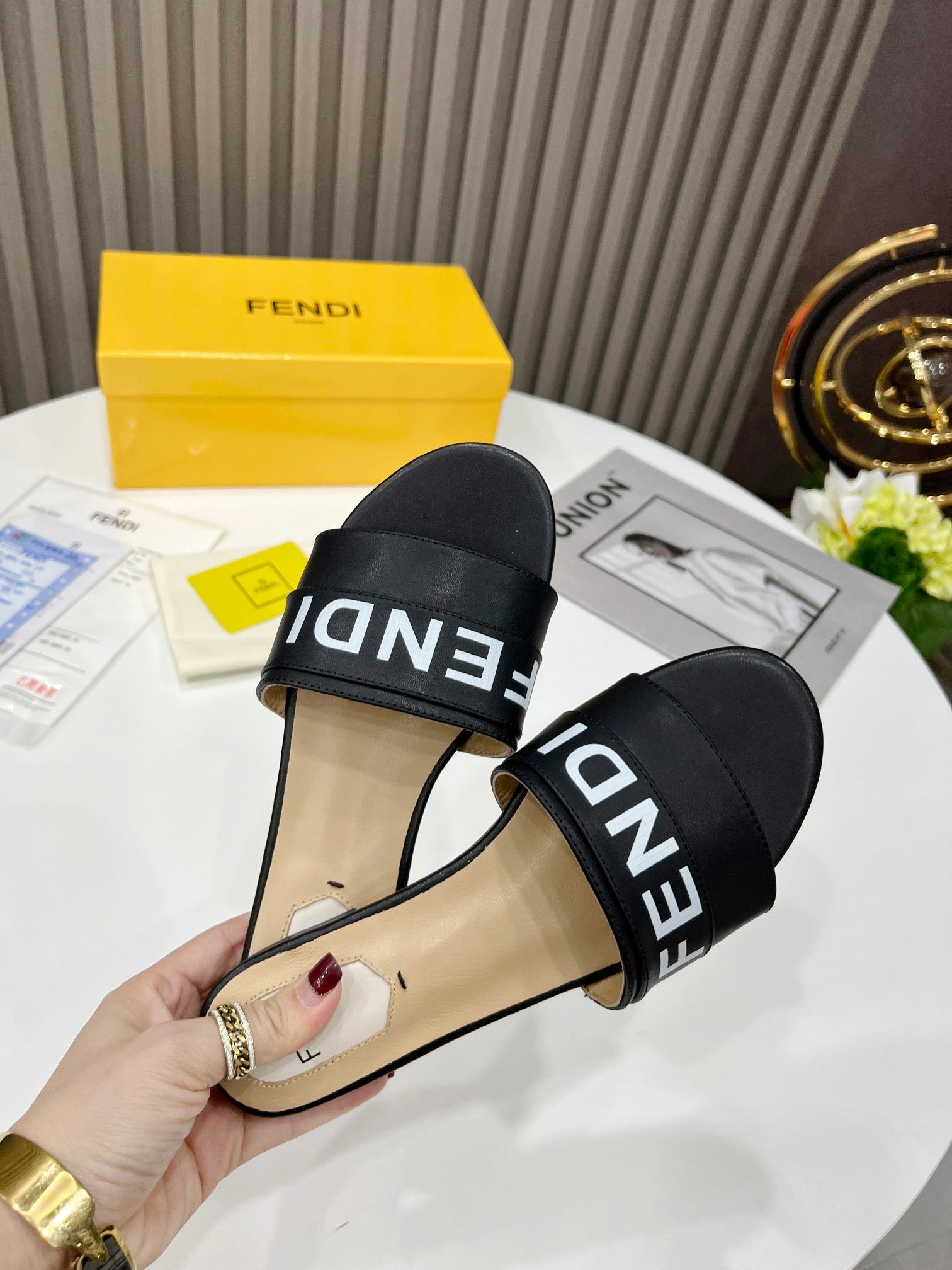 Luxury Shoes - FED - 644