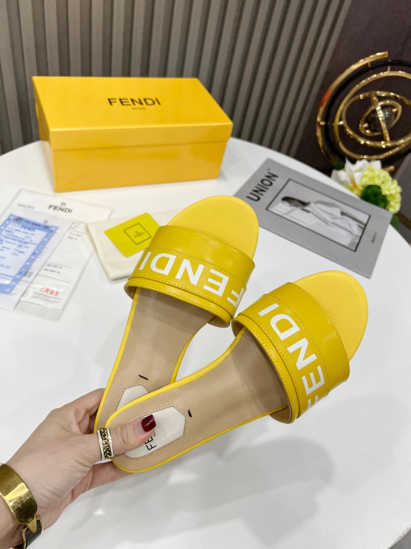 Luxury Shoes - FED - 648