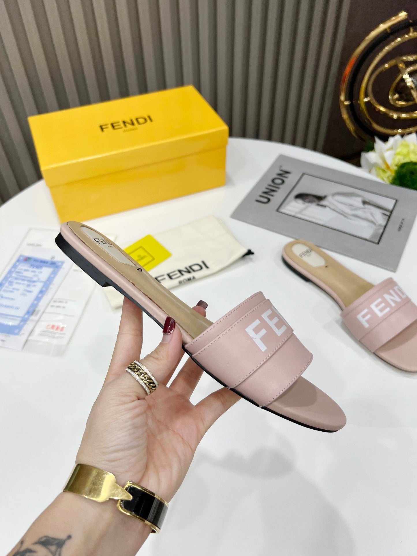 Luxury Shoes - FED - 643