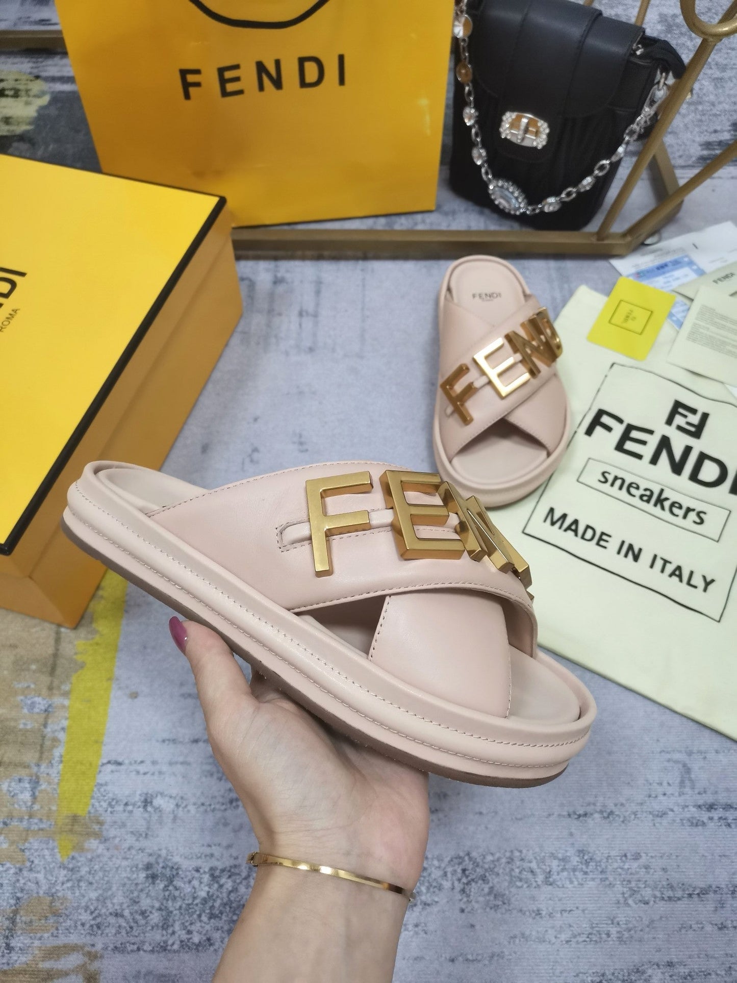 Luxury Shoes - FED - 672