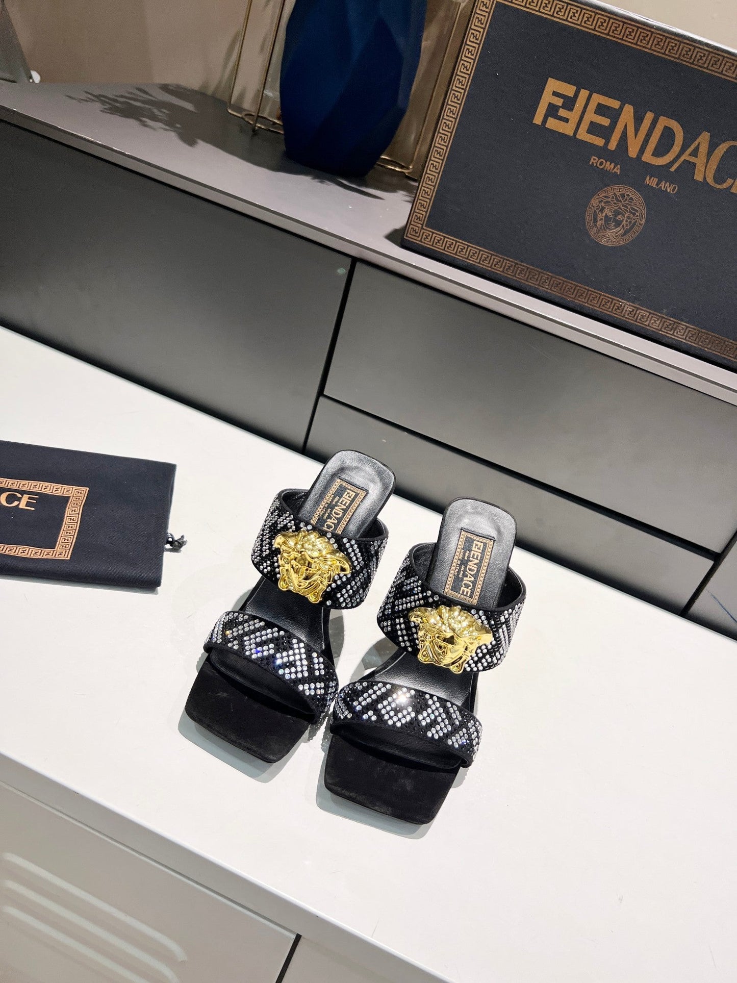 Luxury Shoes - FED - 512