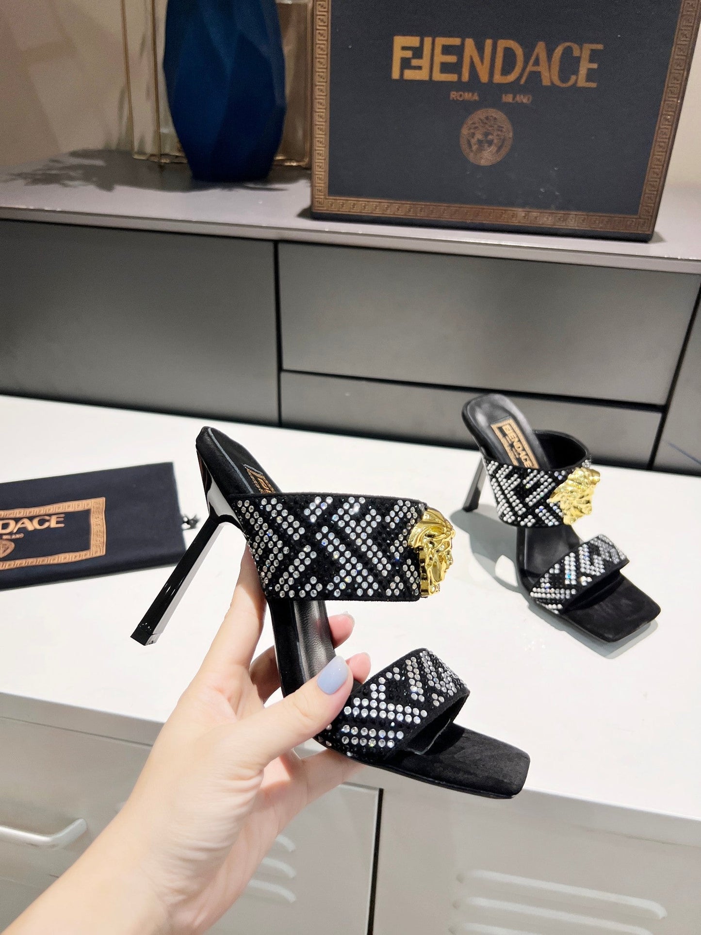 Luxury Shoes - FED - 512