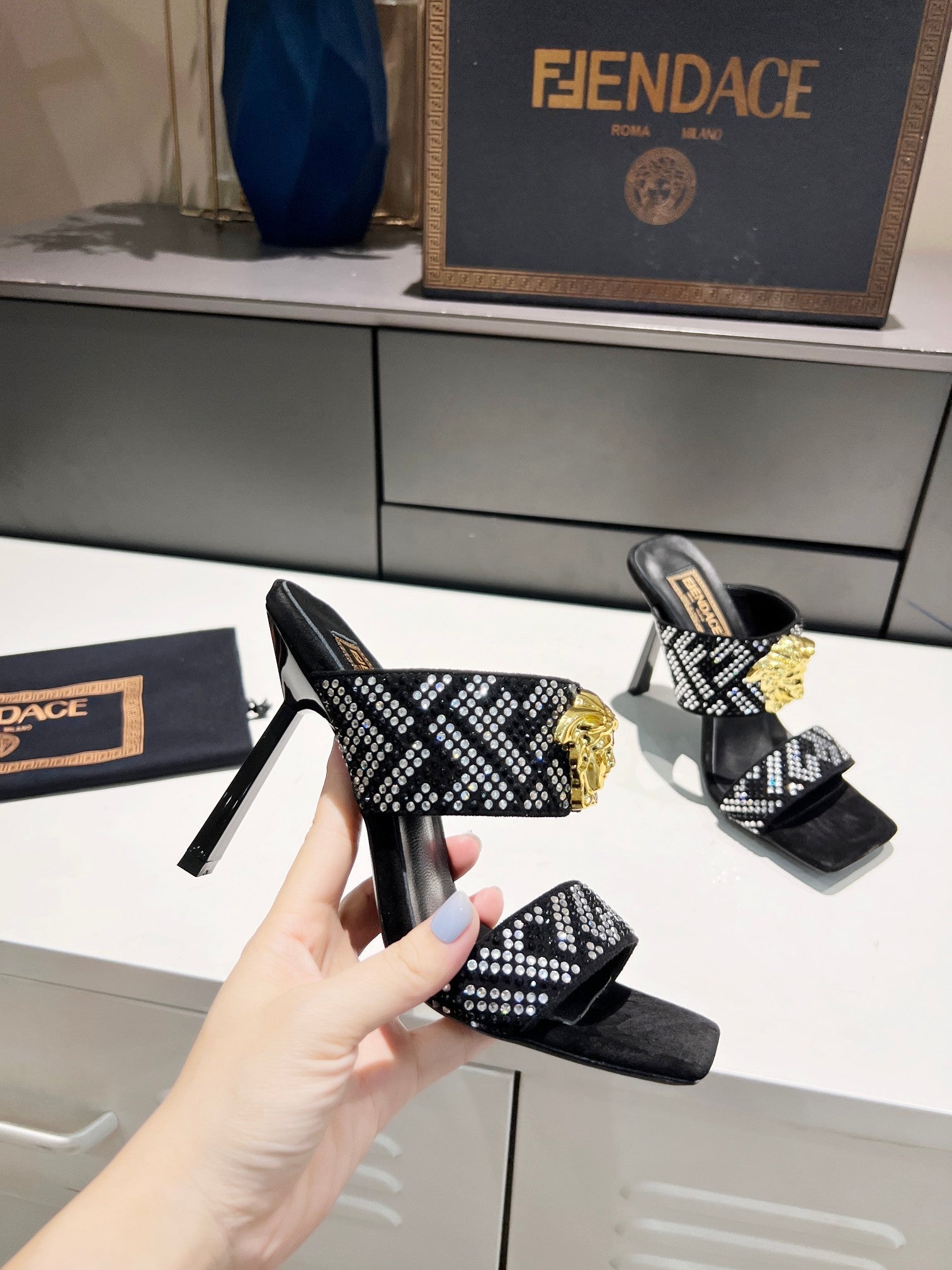 Luxury Shoes - FED - 512