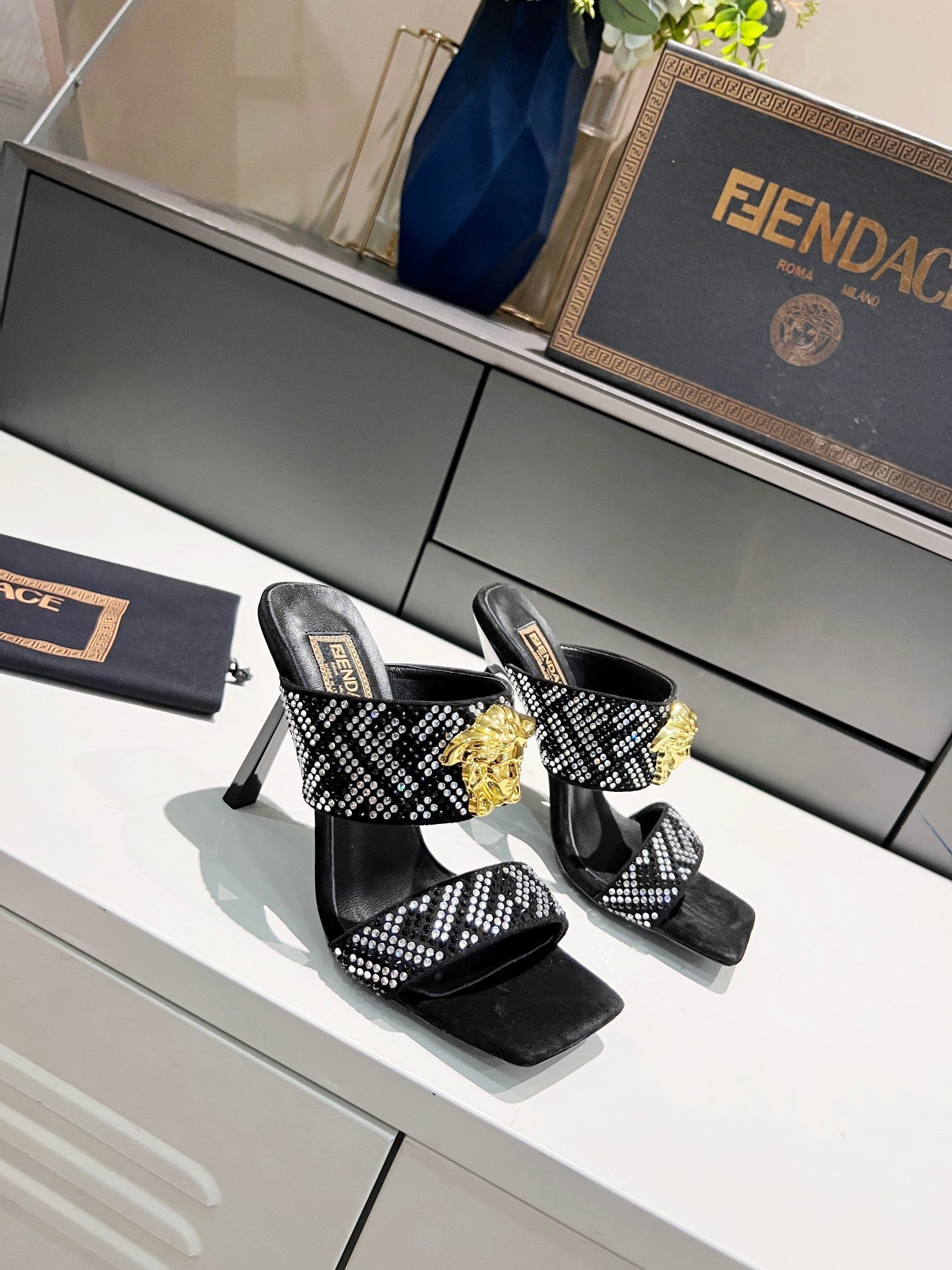 Luxury Shoes - FED - 512