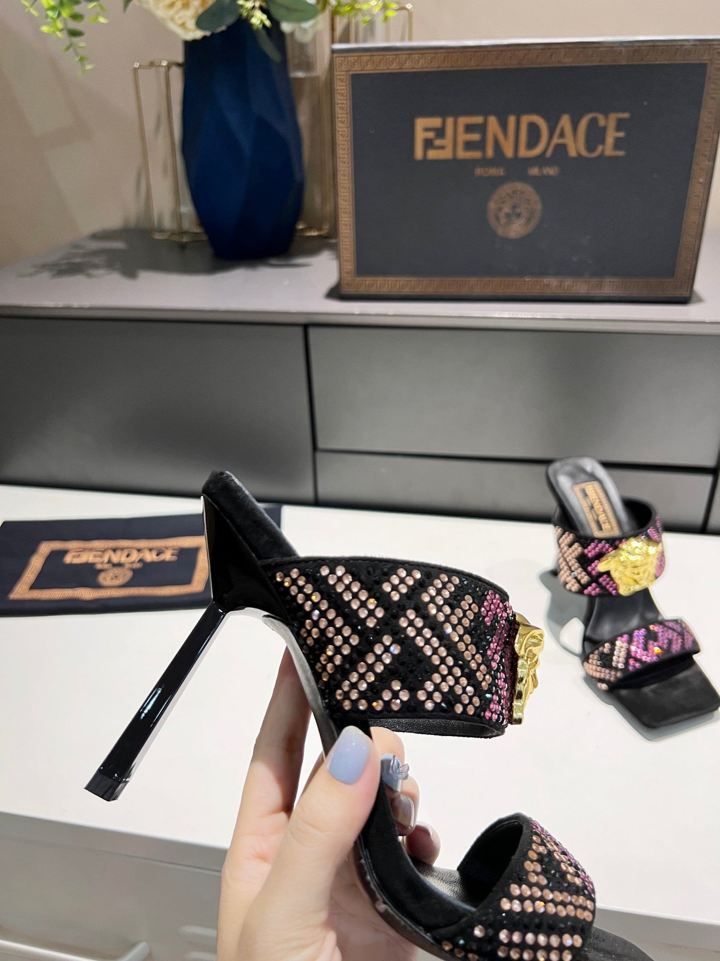 Luxury Shoes - FED - 510