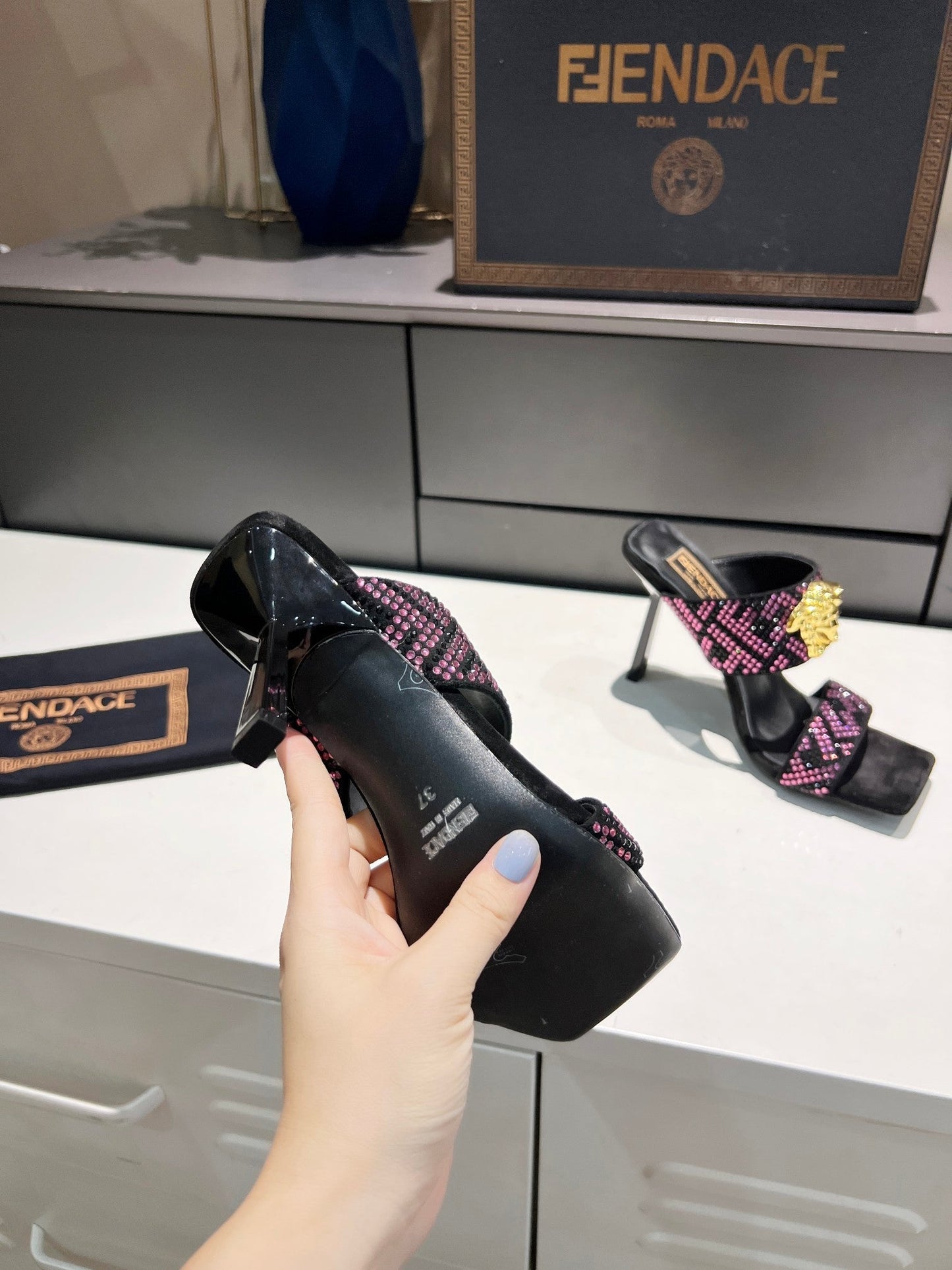 Luxury Shoes - FED - 511