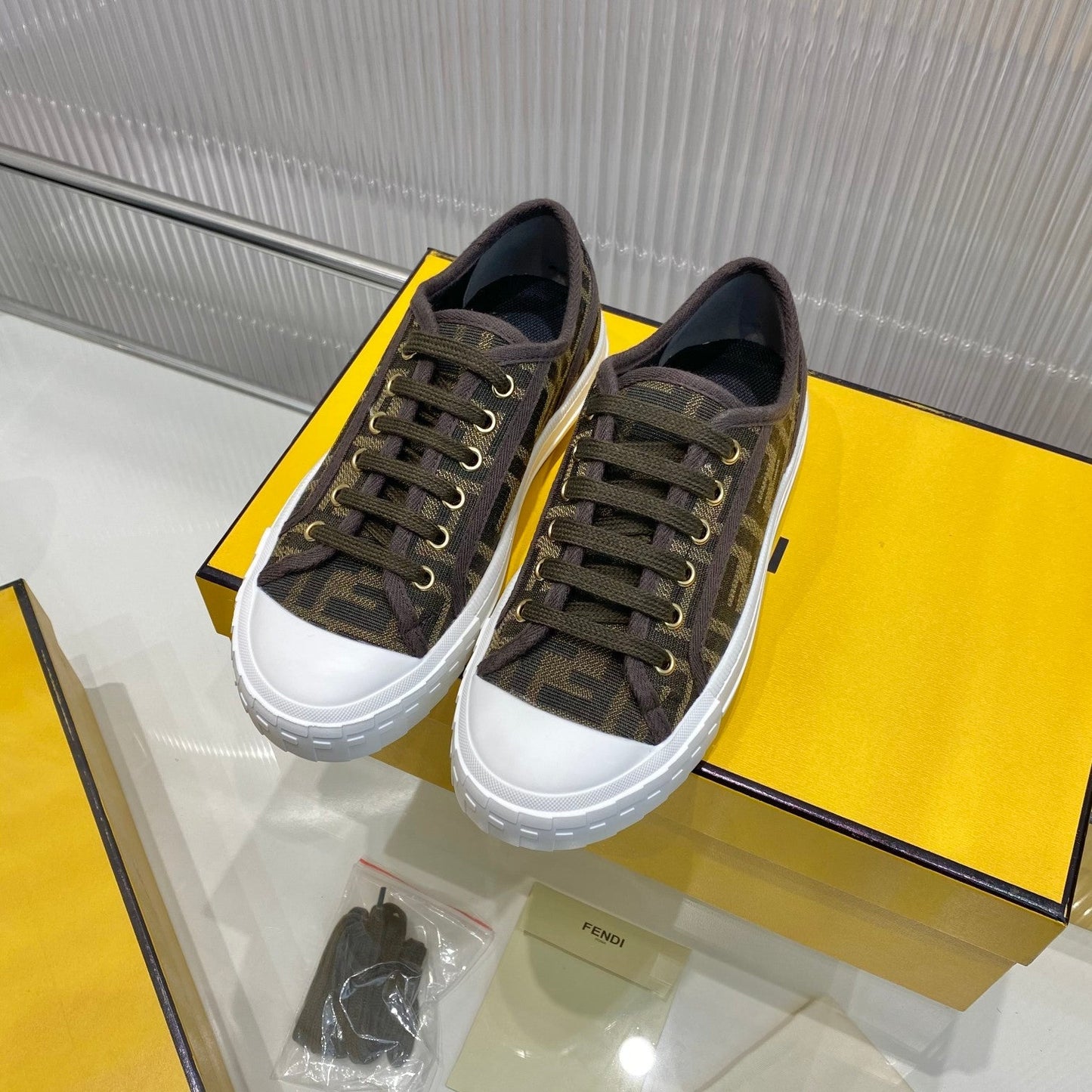 Luxury Shoes - FED - 506