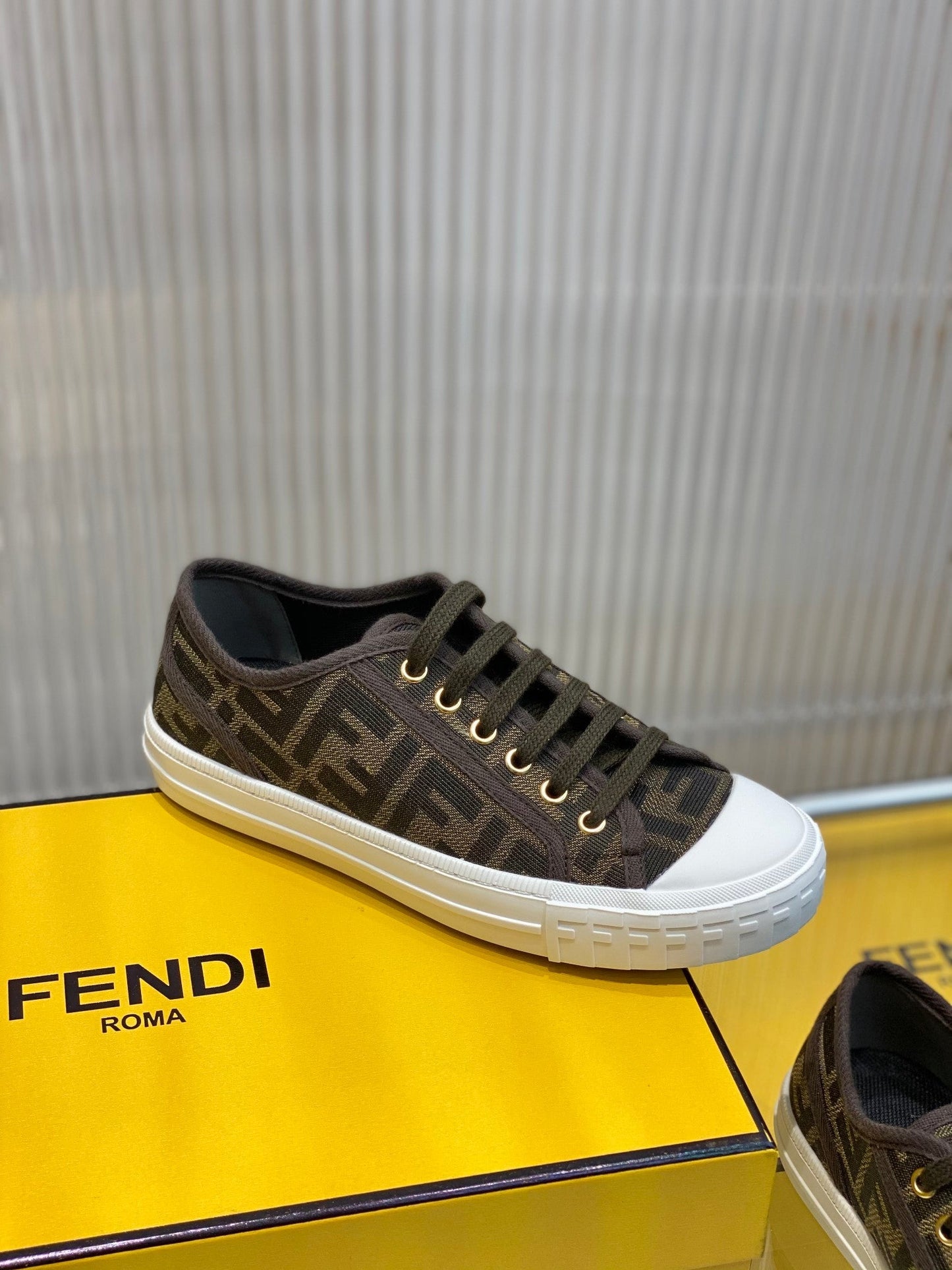 Luxury Shoes - FED - 506