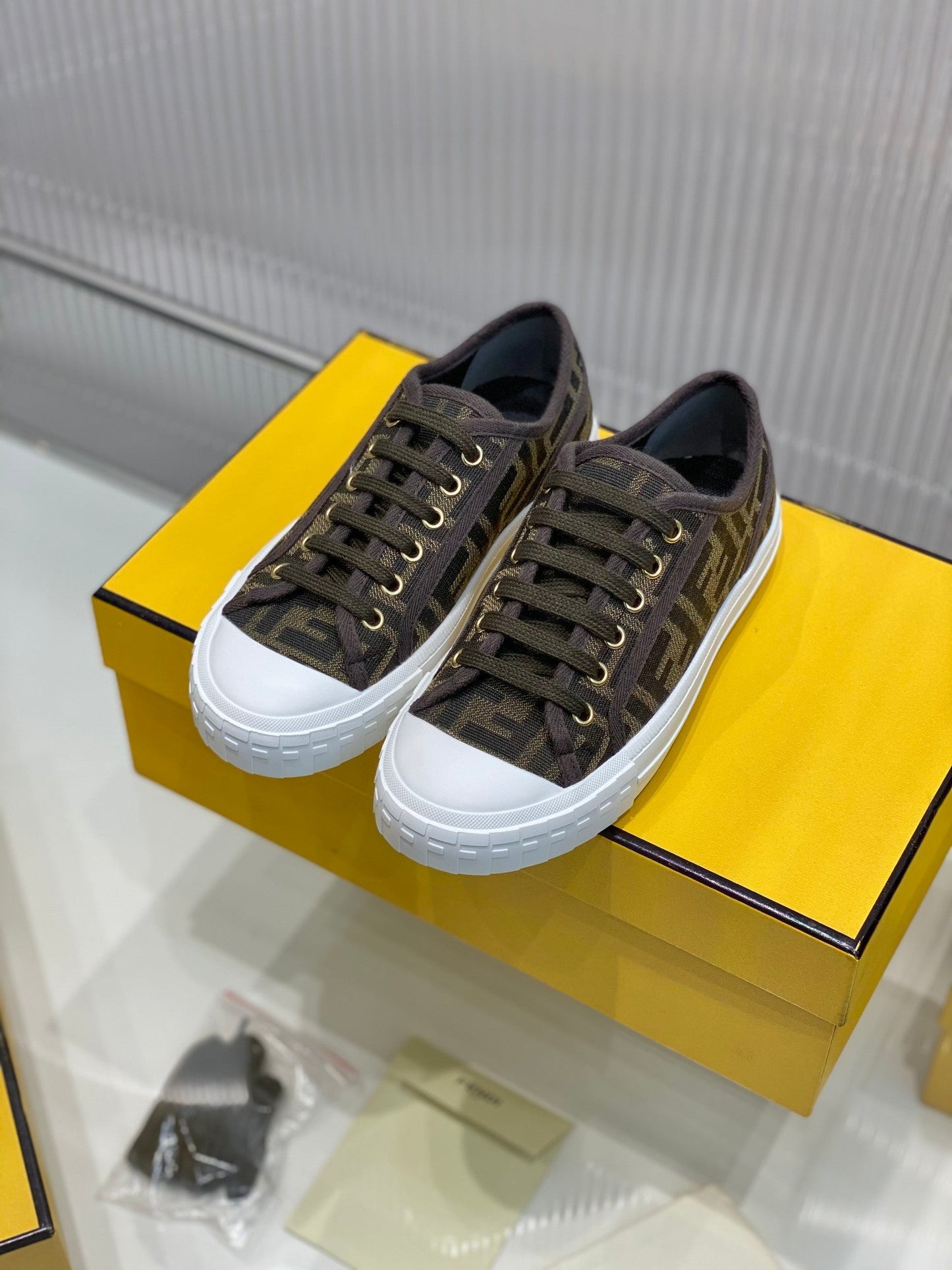 Luxury Shoes - FED - 506