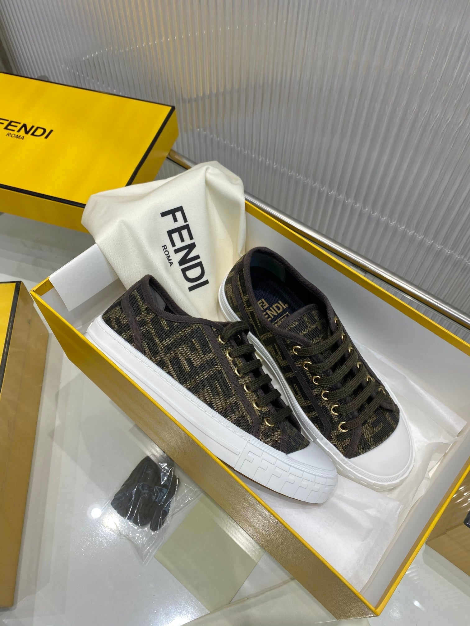 Luxury Shoes - FED - 506