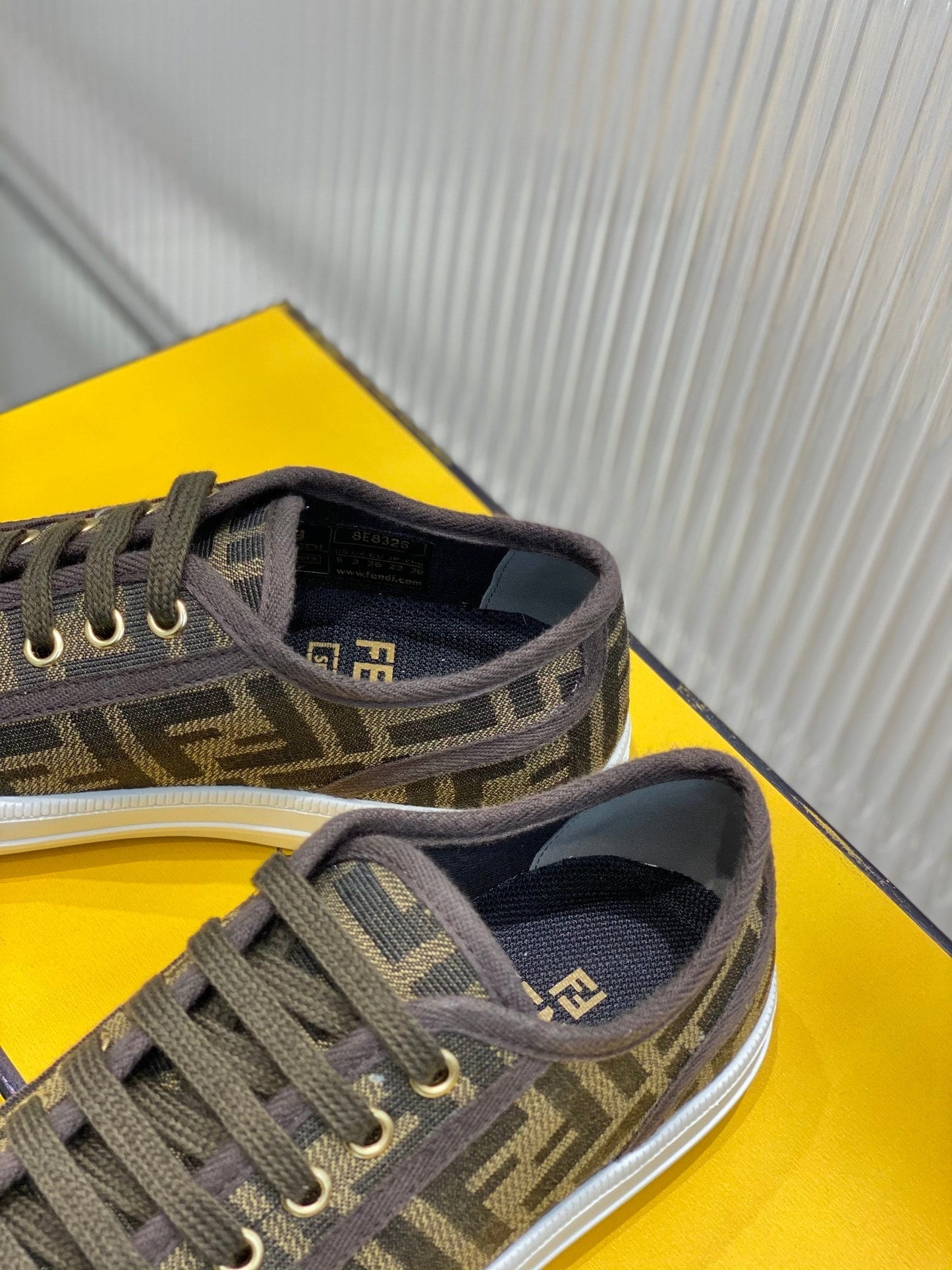 Luxury Shoes - FED - 506