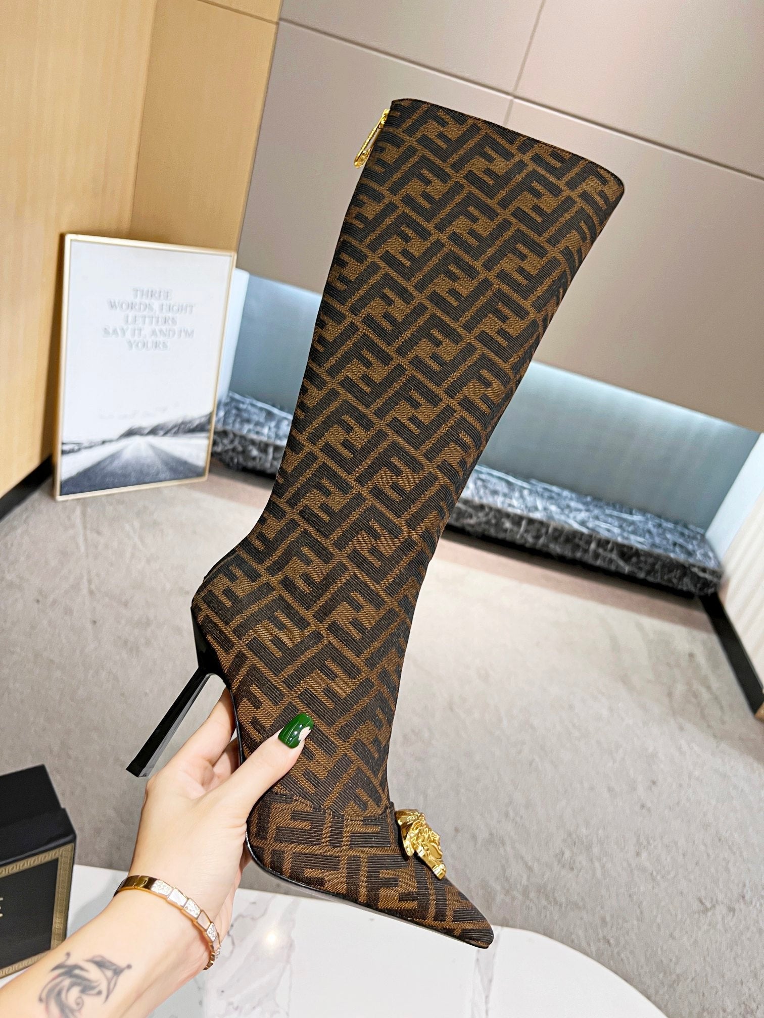 Luxury Shoes - FED - 390