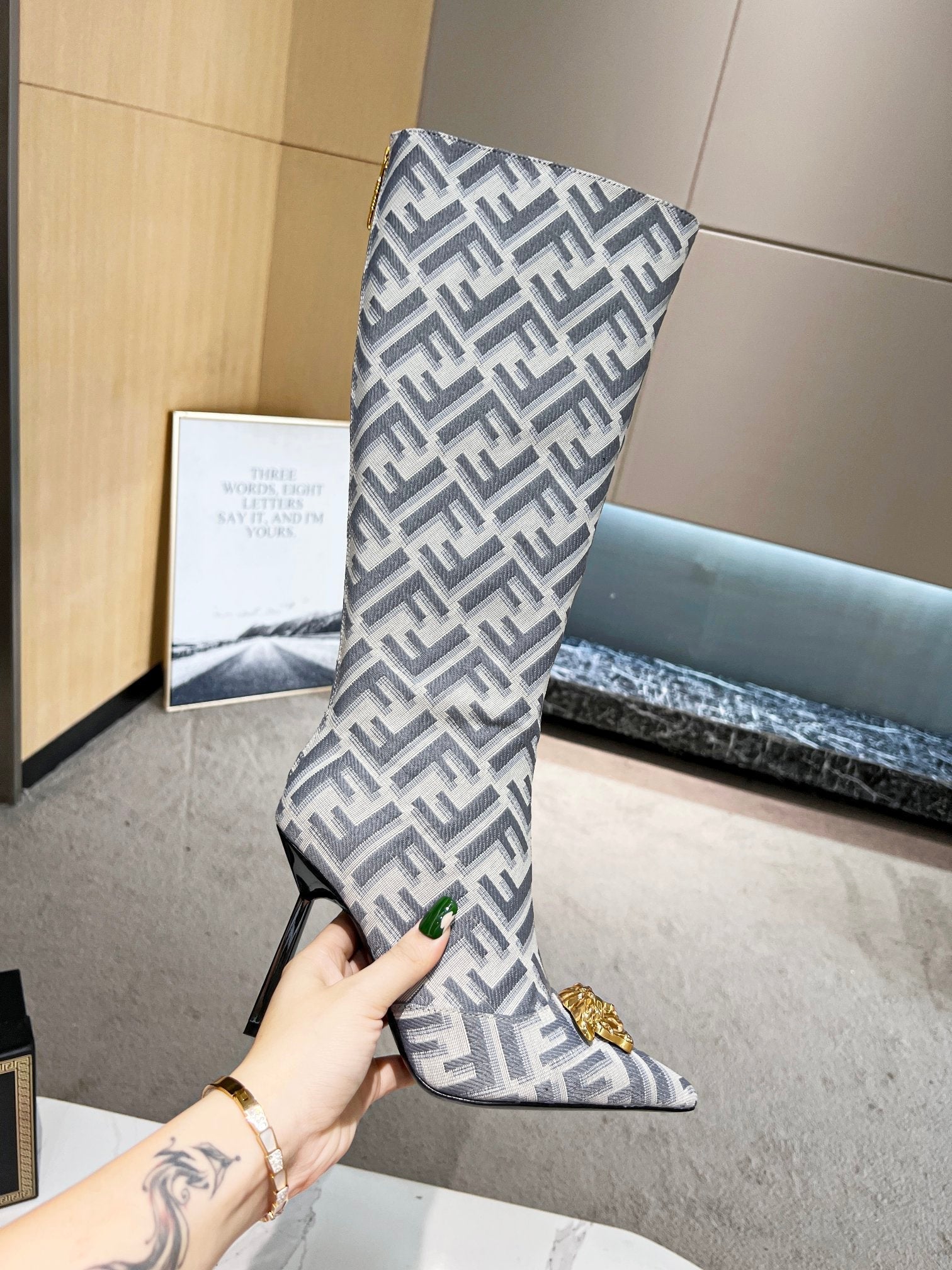 Luxury Shoes - FED - 389