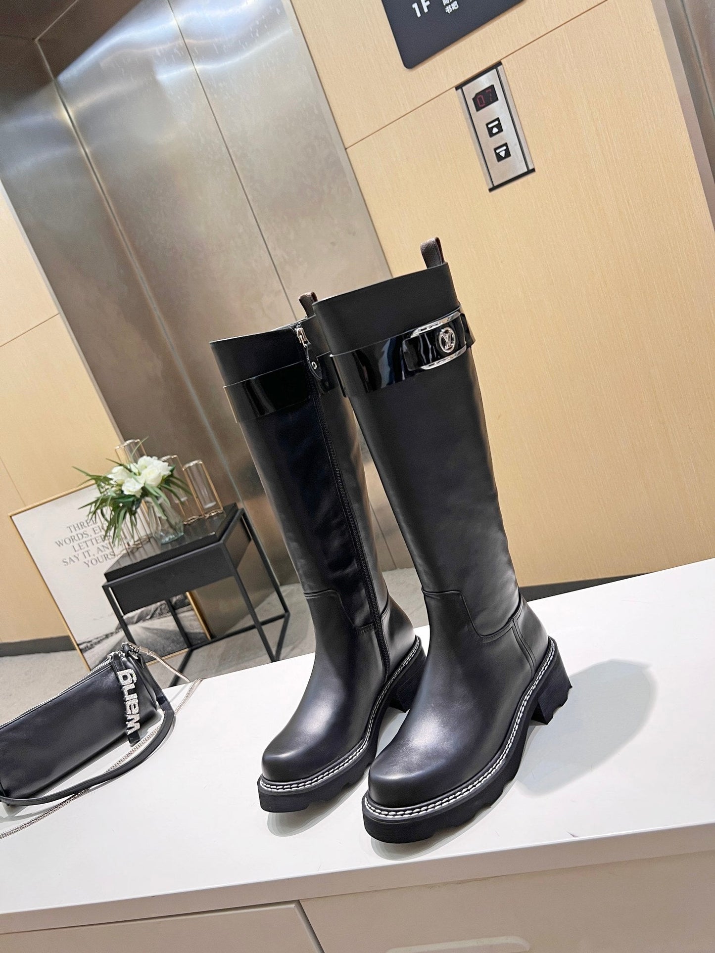 Luxury Shoes - LU-V - 1069