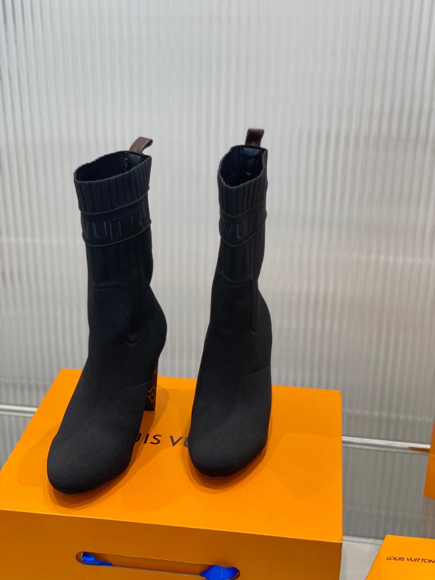 Luxury Shoes - LU-V - 1054