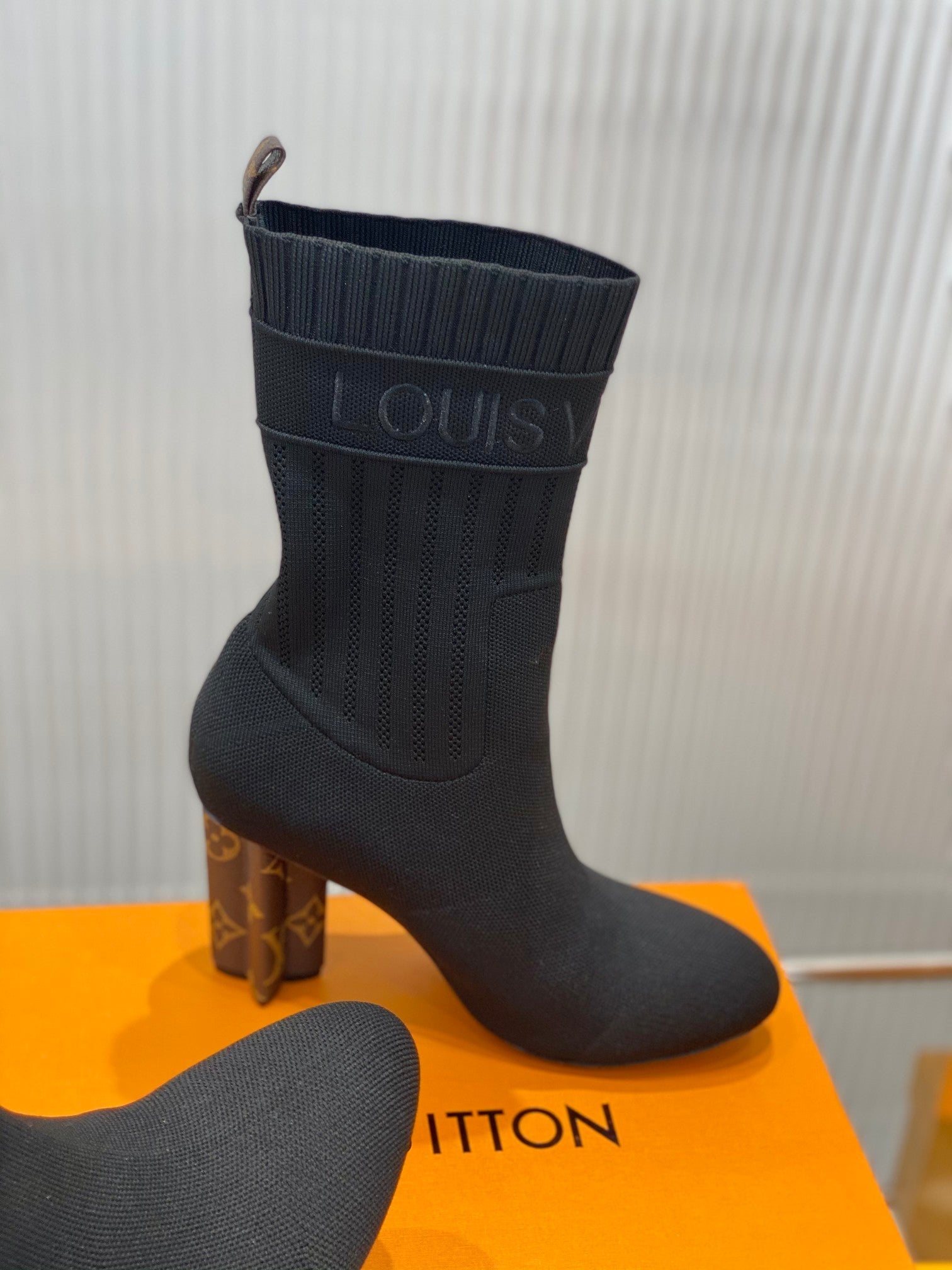 Luxury Shoes - LU-V - 1054