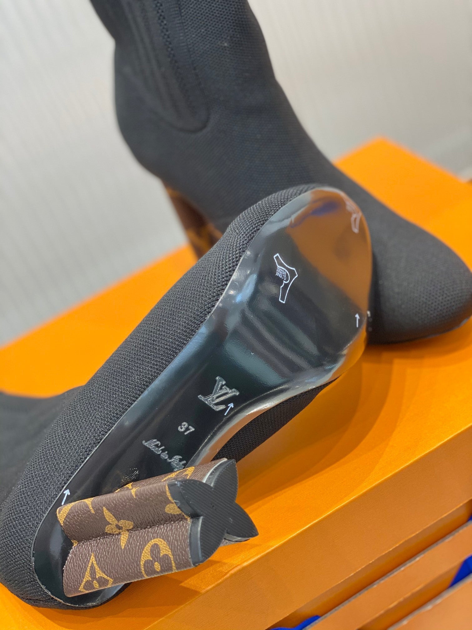 Luxury Shoes - LU-V - 1054