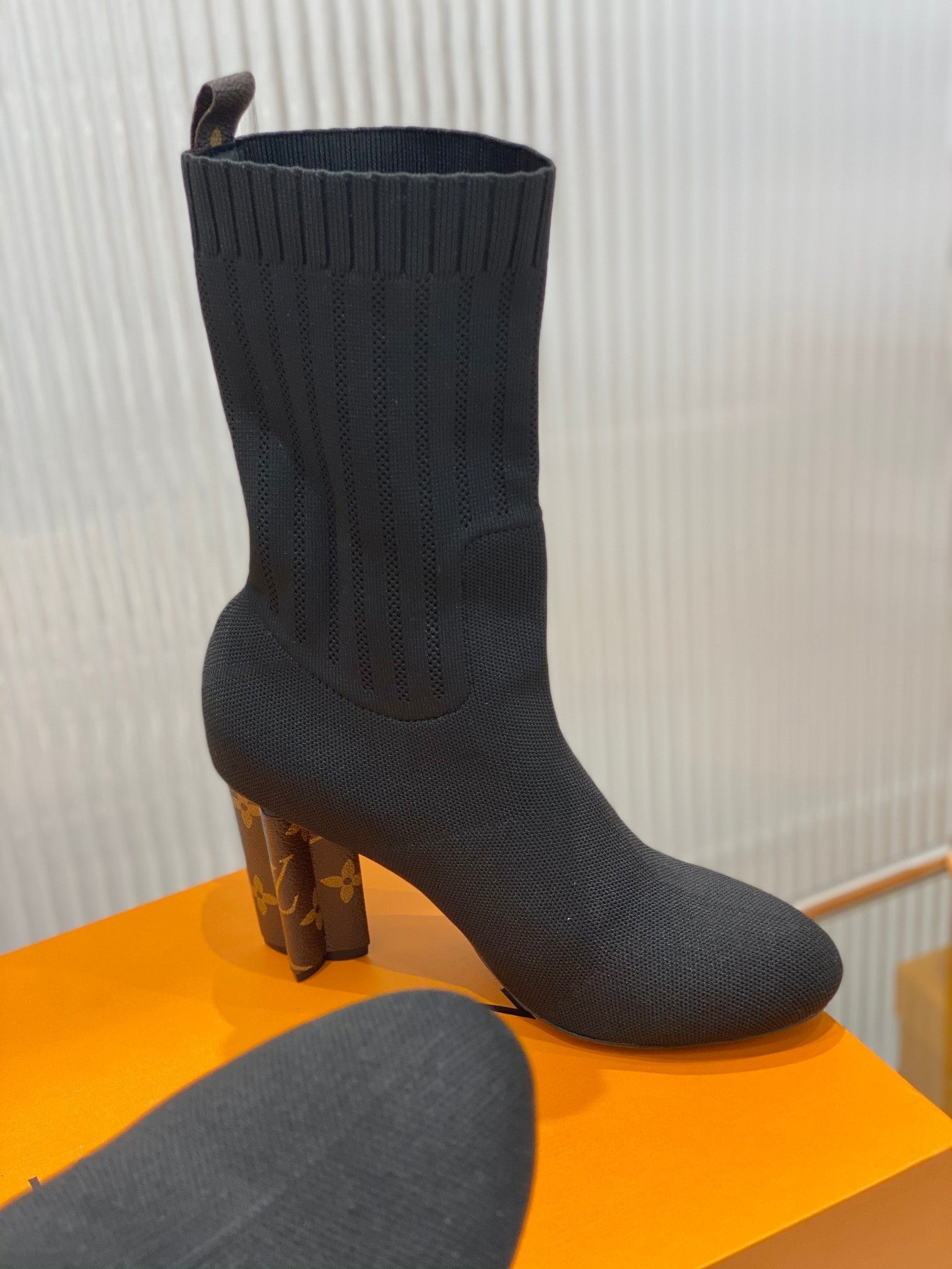 Luxury Shoes - LU-V - 1057