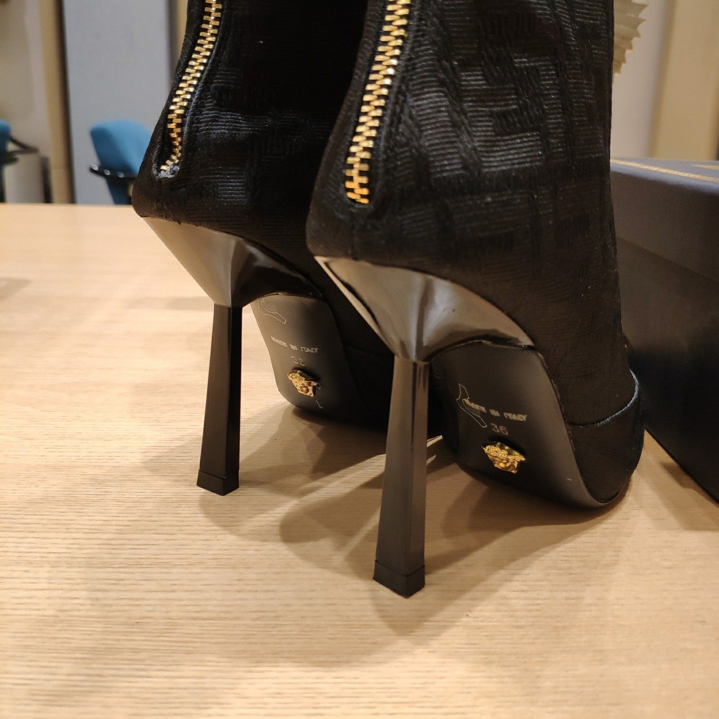 Luxury Shoes - FED - 450