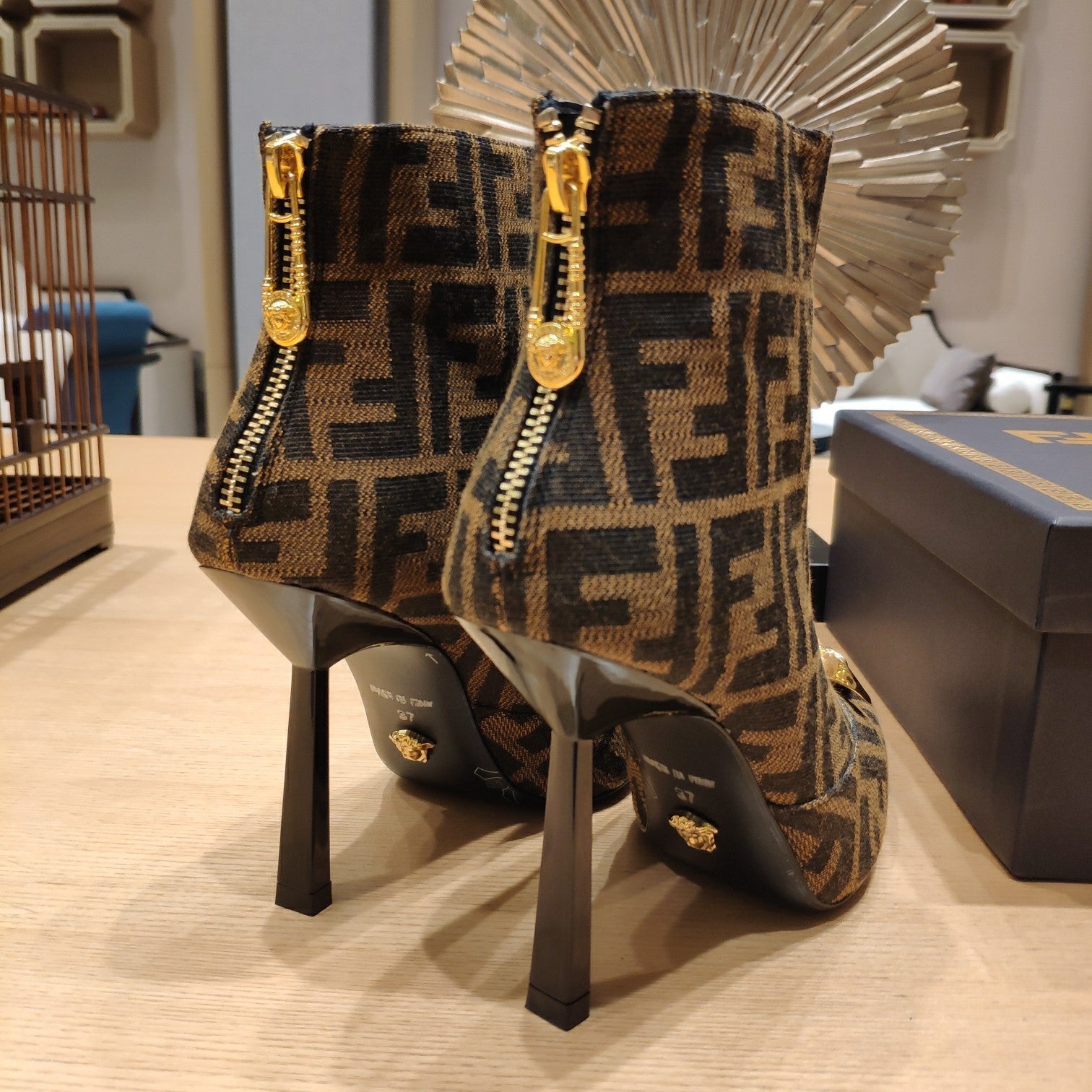 Luxury Shoes - FED - 447