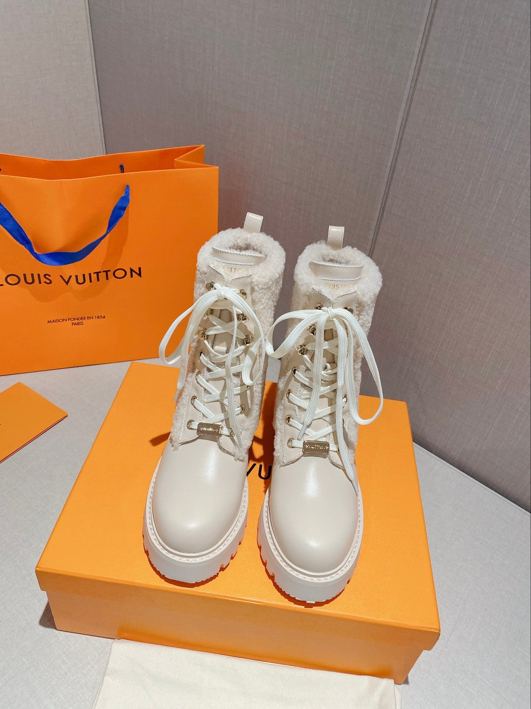 Luxury Shoes - LU-V - 617