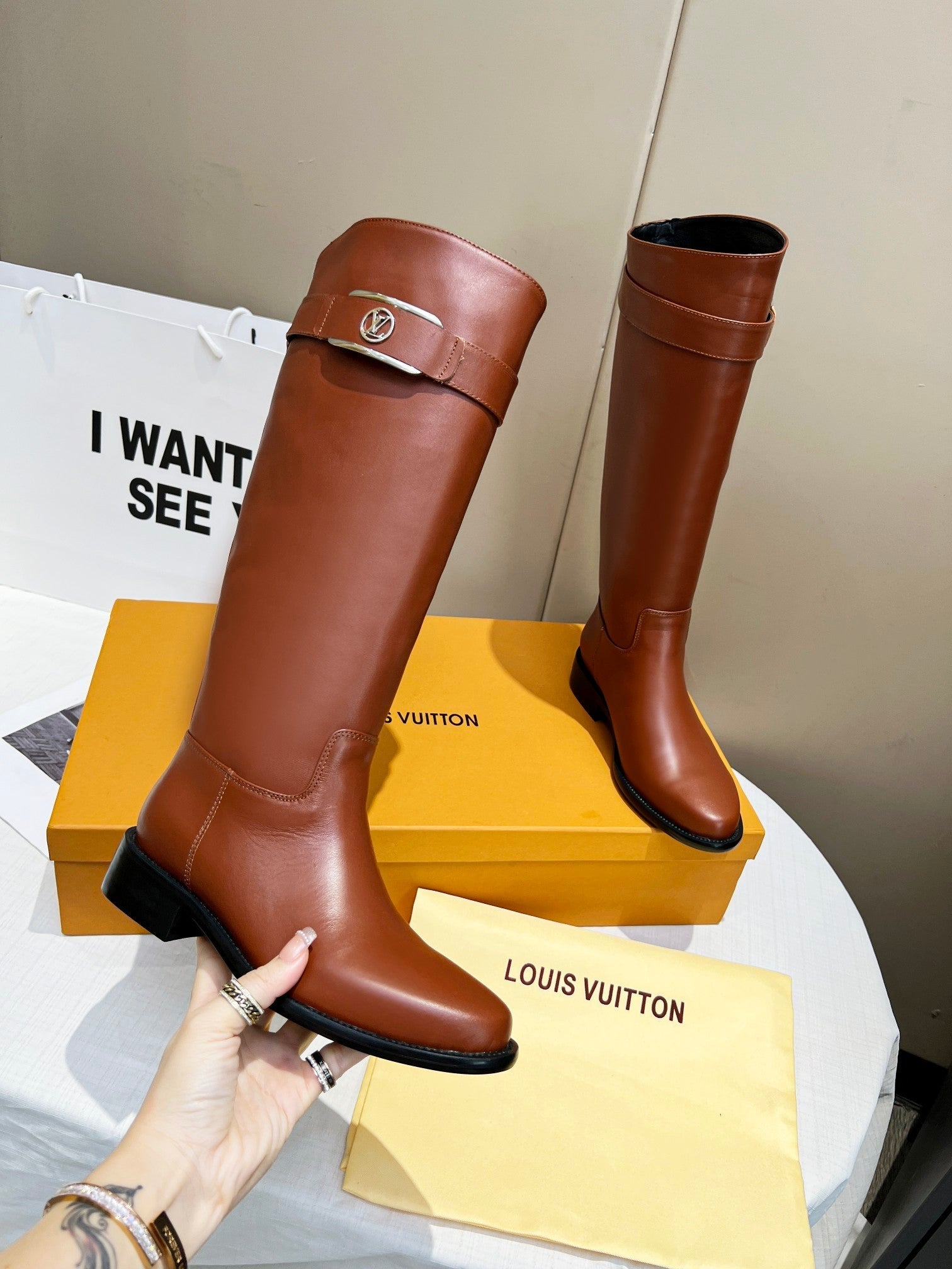 Luxury Shoes - LU-V - 500