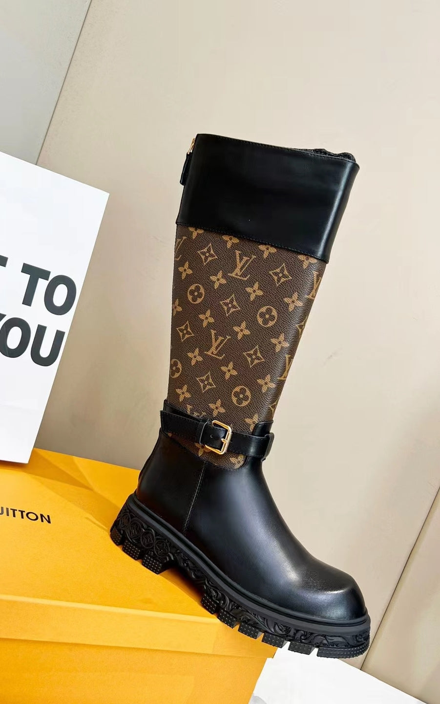 Luxury Shoes - LU-V - 492