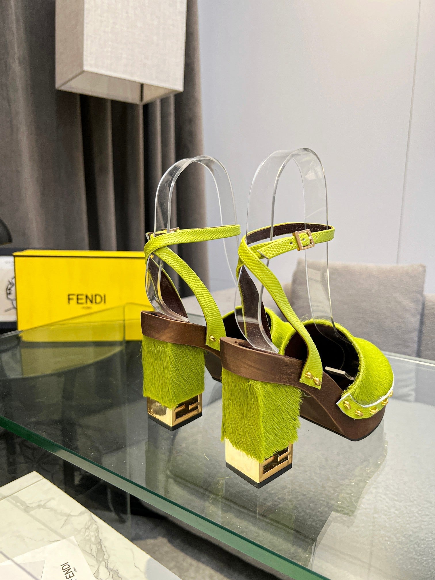 Luxury Shoes - FED - 183