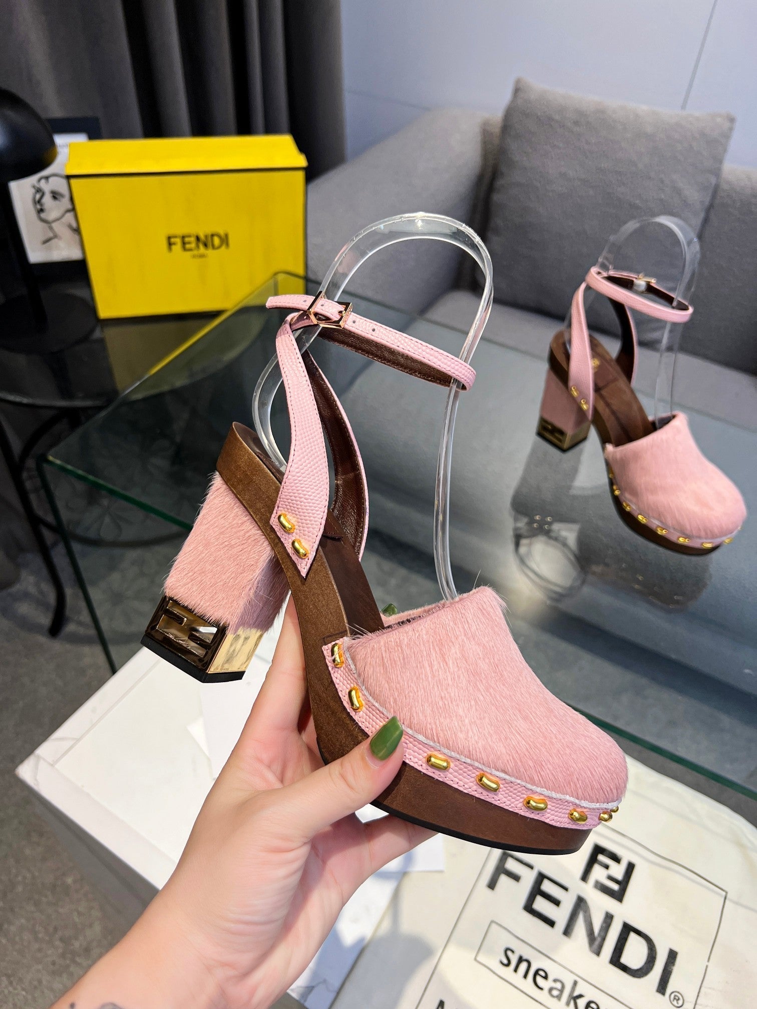 Luxury Shoes - FED - 182