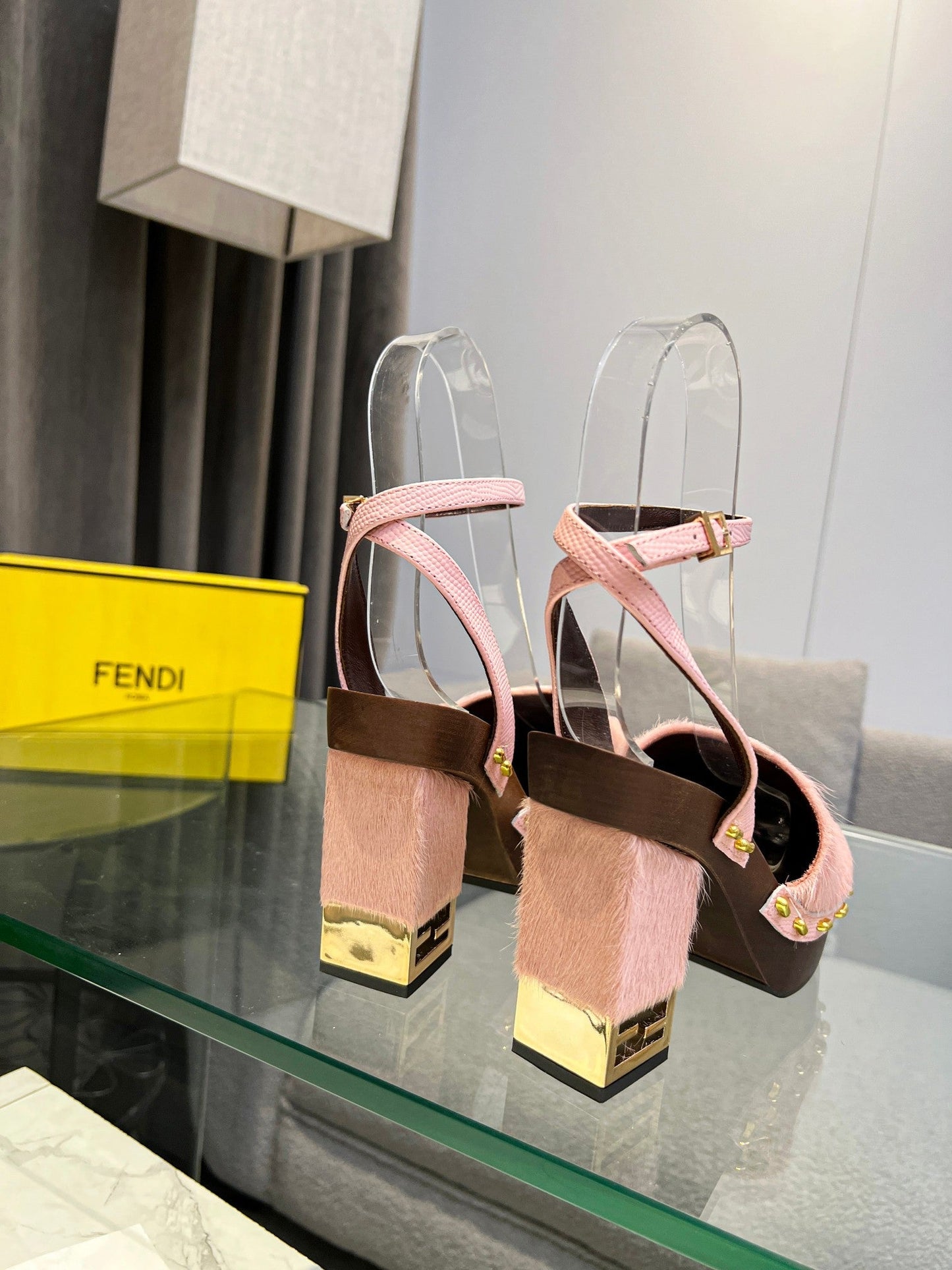 Luxury Shoes - FED - 182
