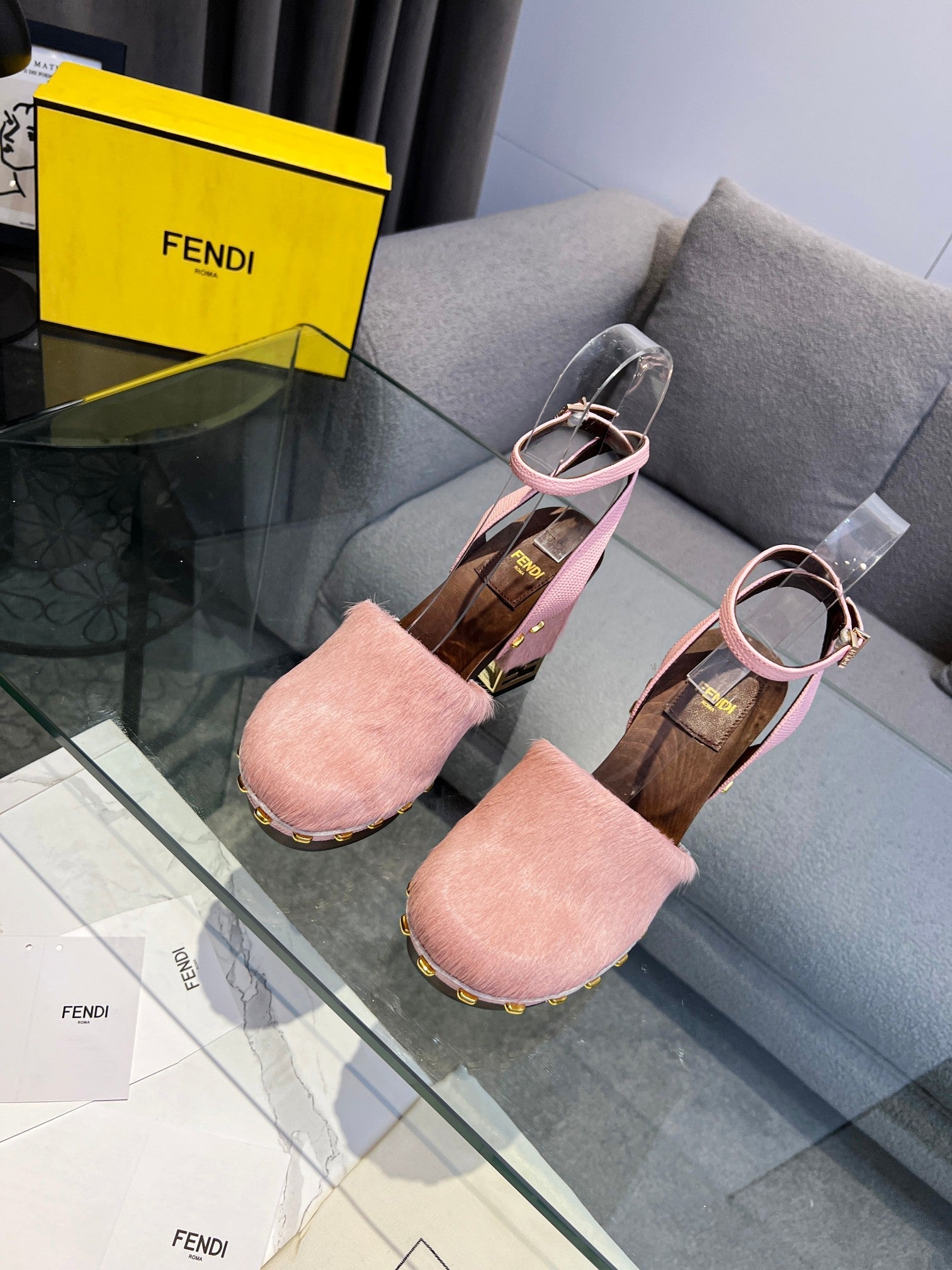 Luxury Shoes - FED - 182