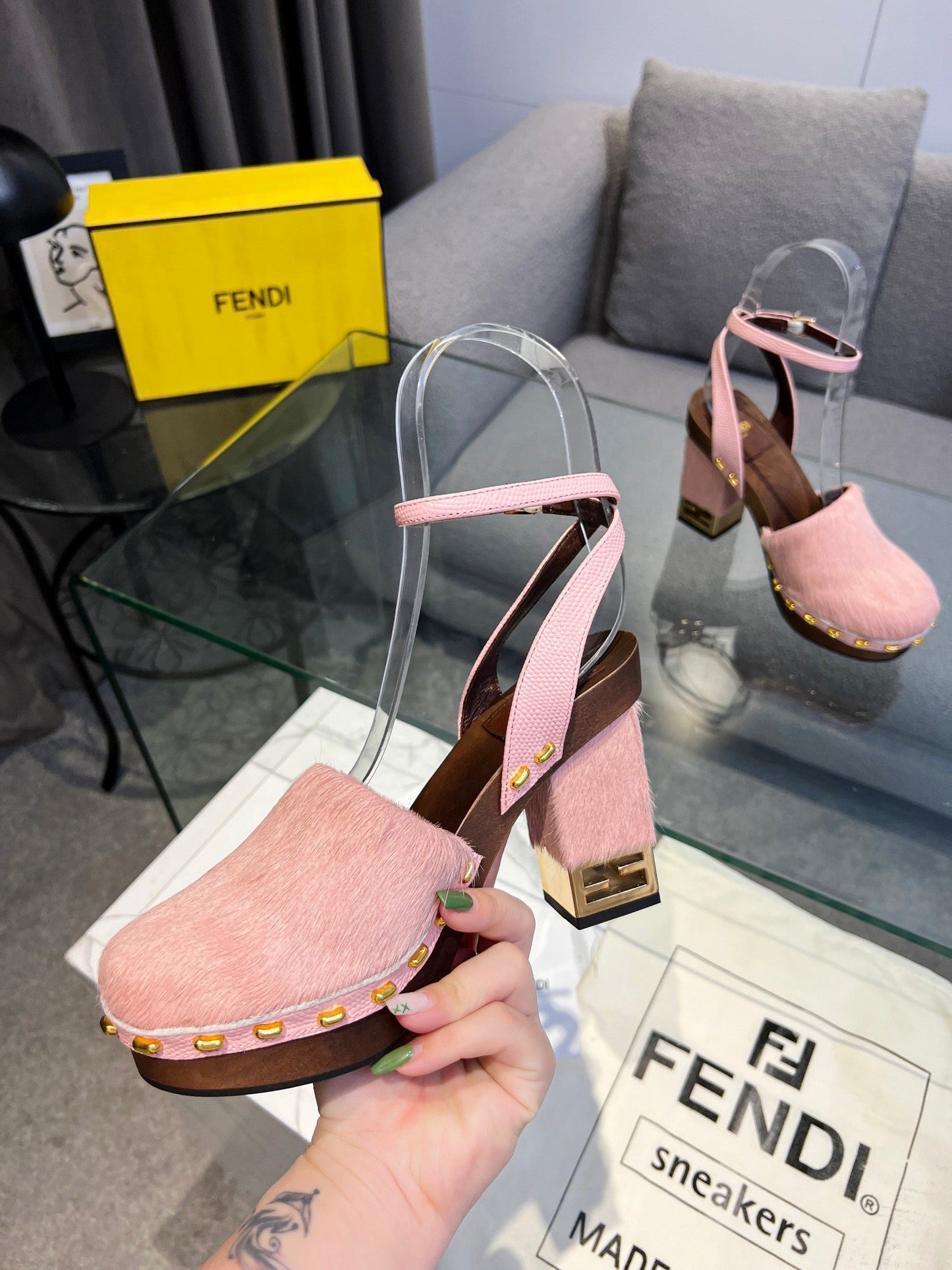 Luxury Shoes - FED - 182