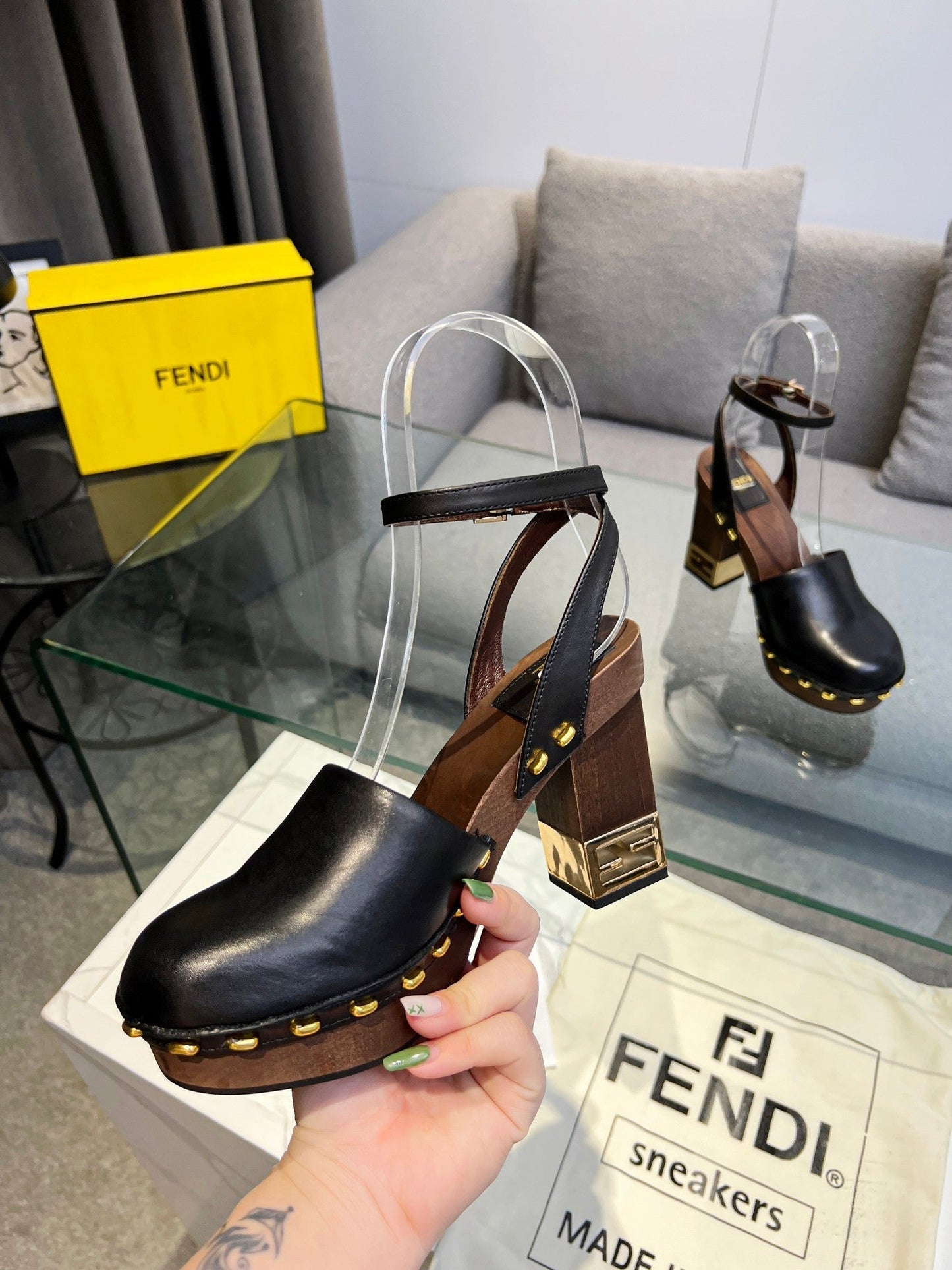 Luxury Shoes - FED - 180