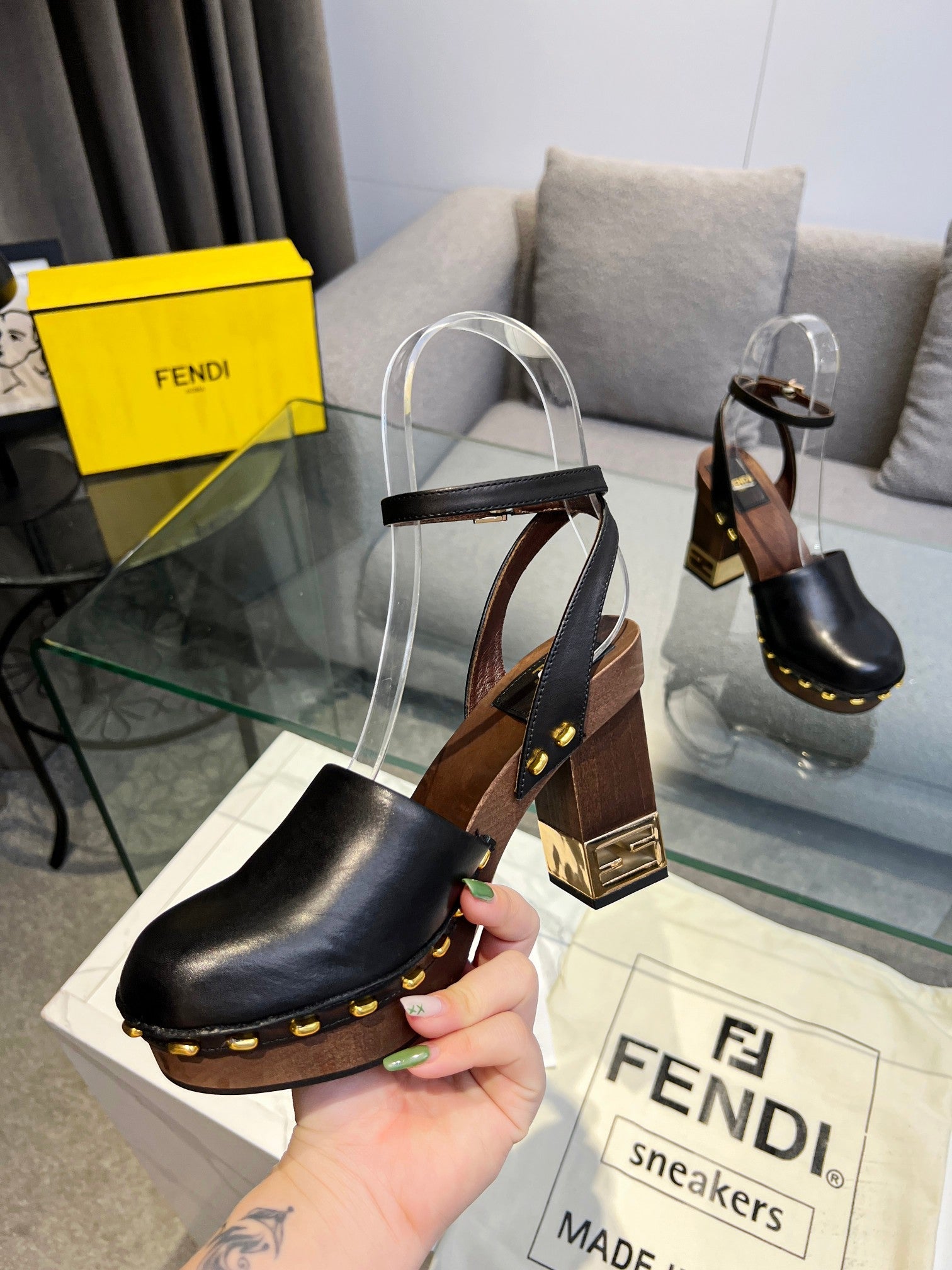 Luxury Shoes - FED - 180
