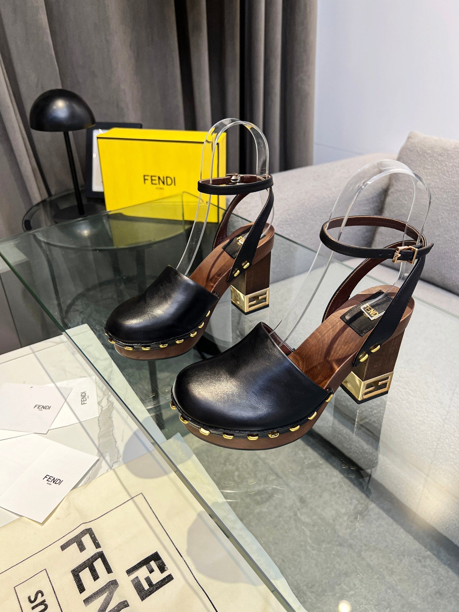 Luxury Shoes - FED - 180