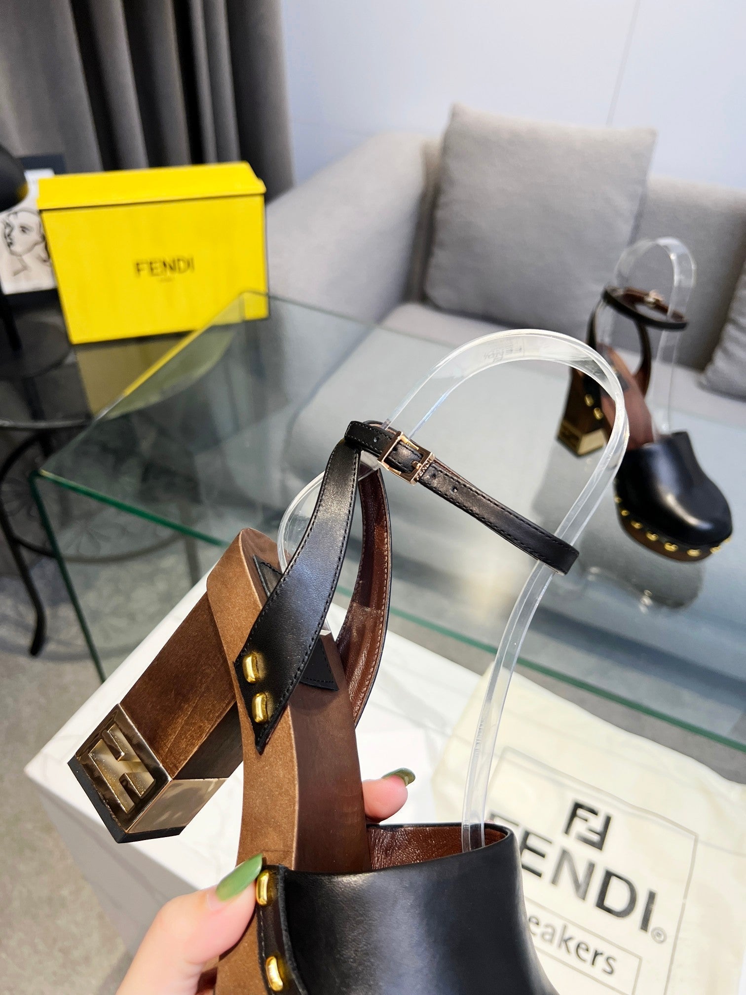 Luxury Shoes - FED - 180