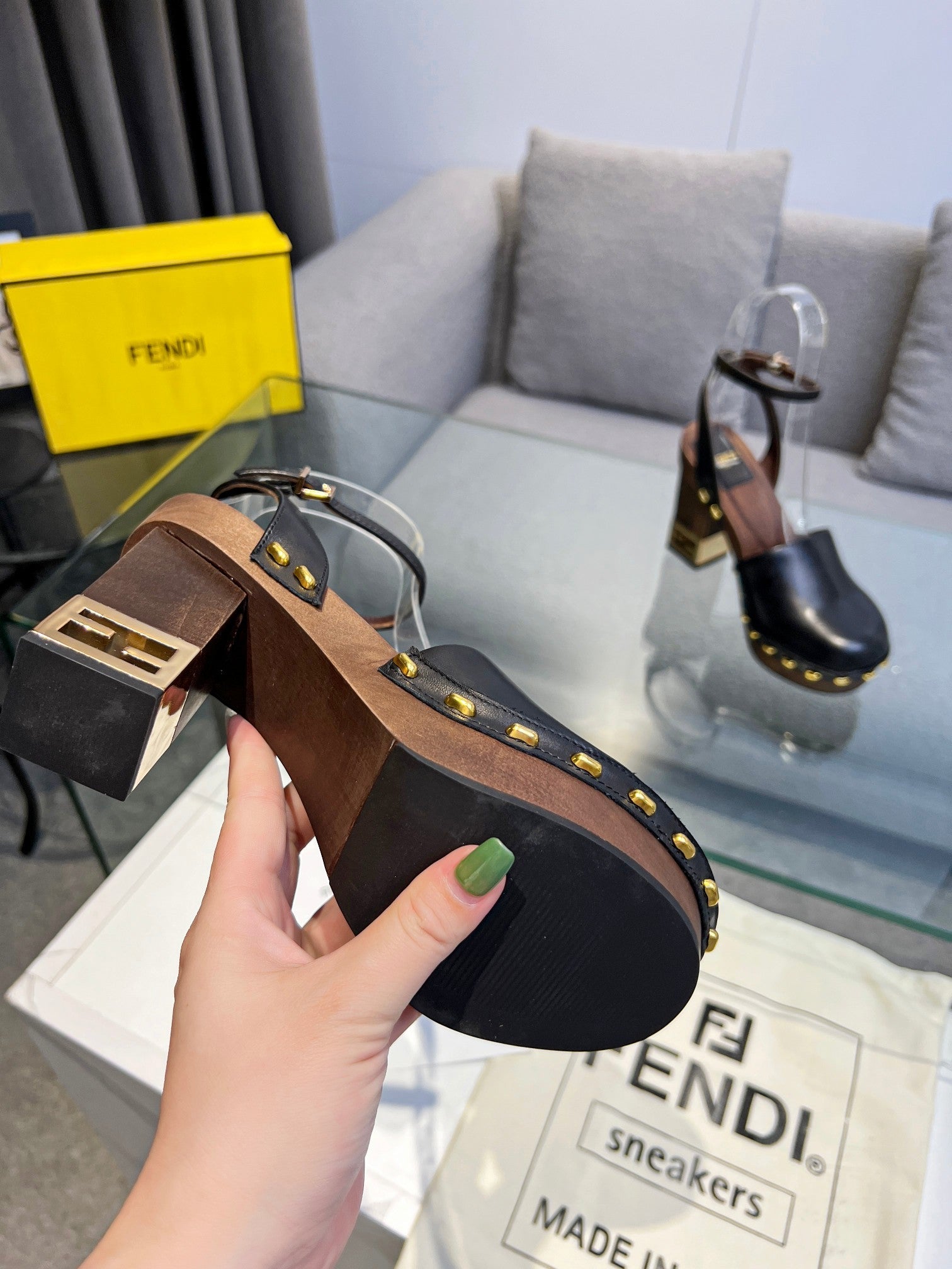 Luxury Shoes - FED - 180