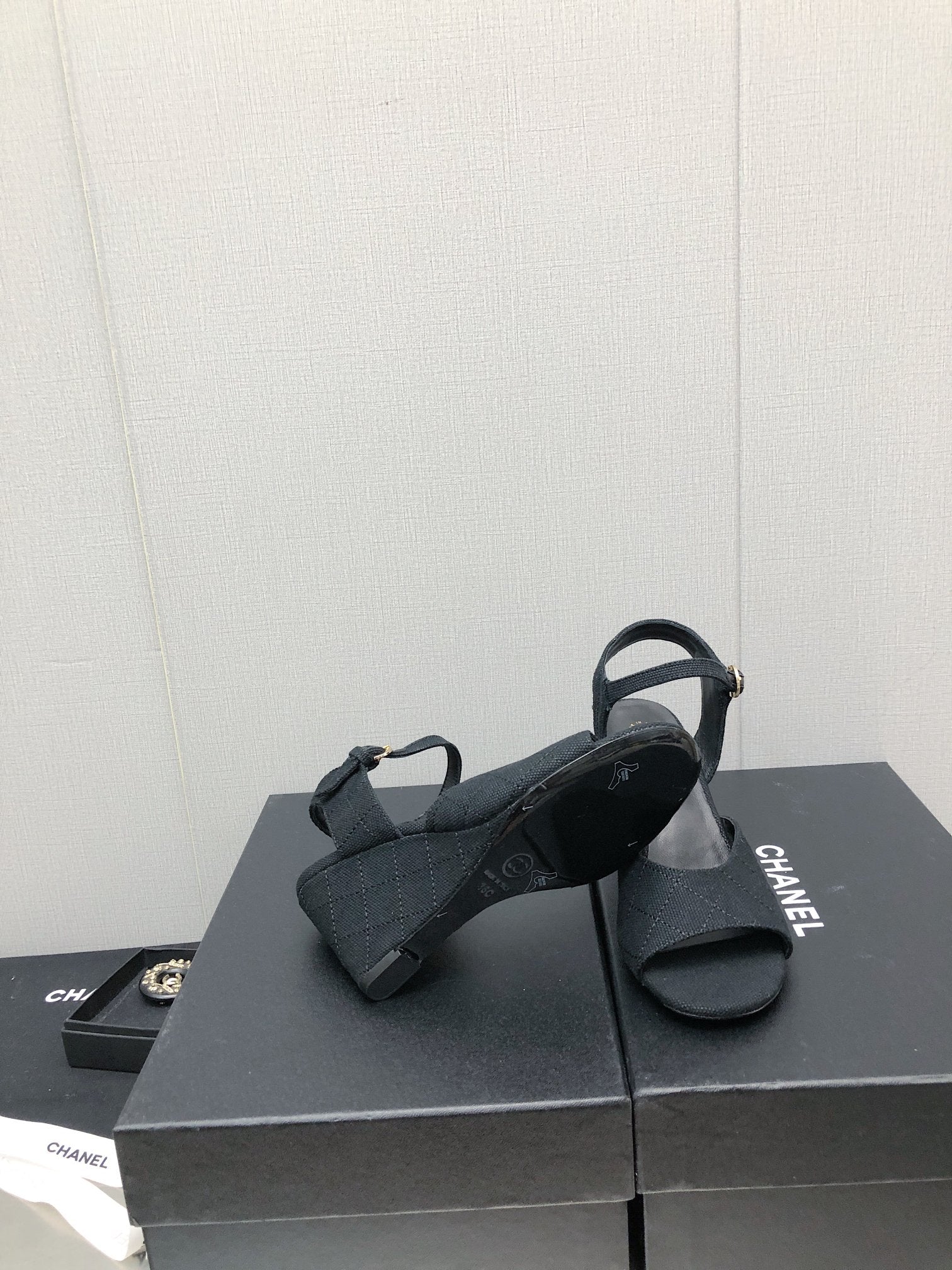 Luxury Shoes Sandals - CHL - 271