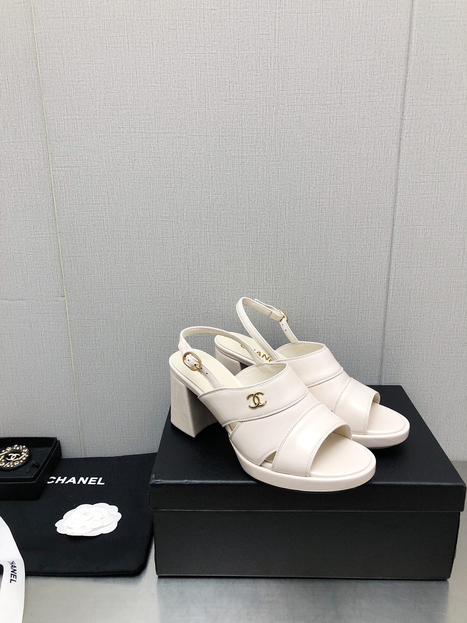 Luxury Shoes Sandals - CHL - 143