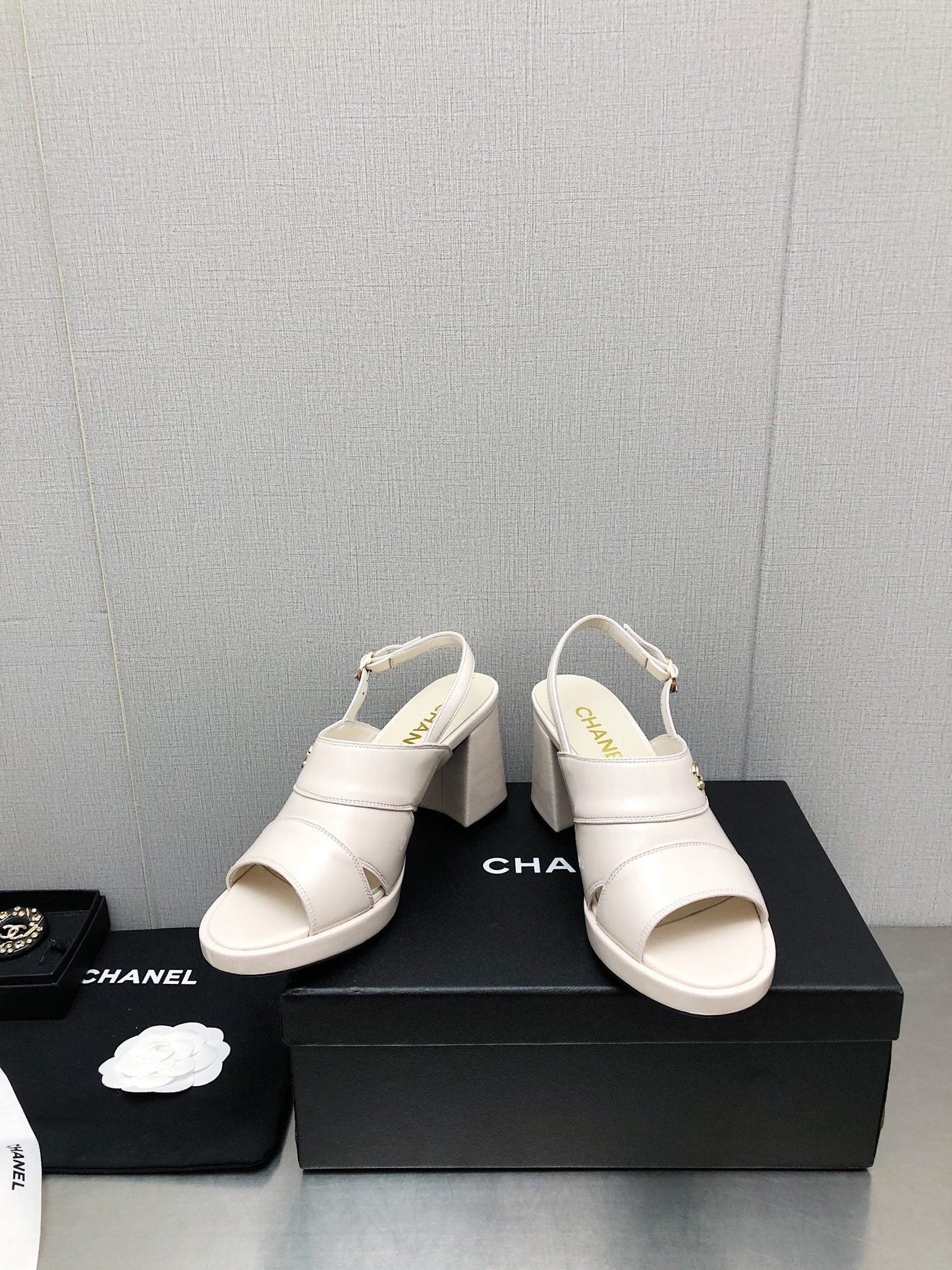Luxury Shoes Sandals - CHL - 143