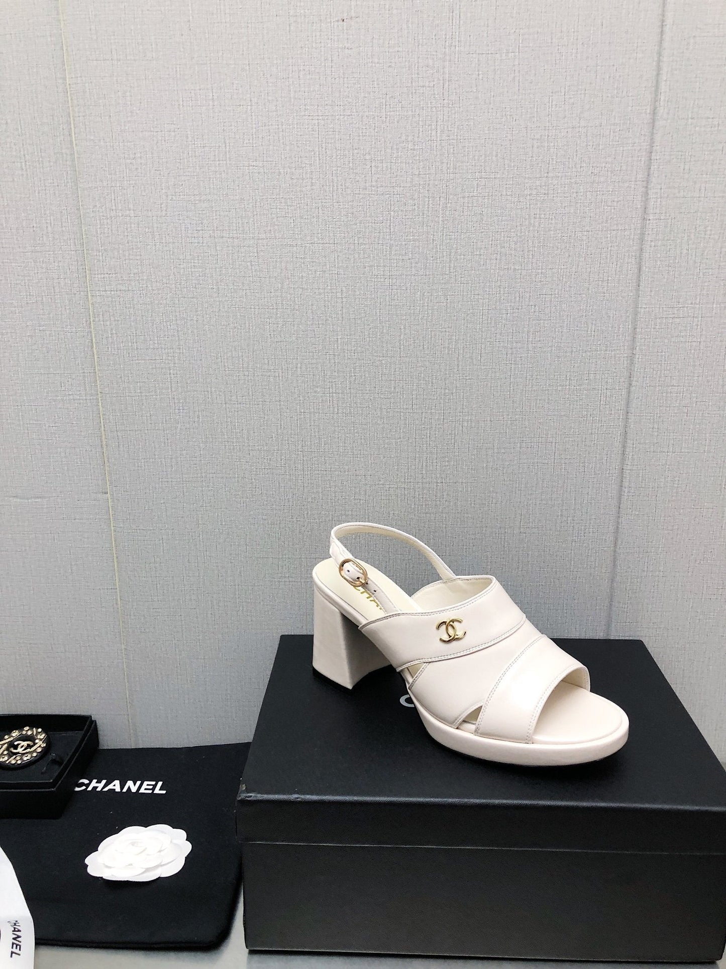 Luxury Shoes Sandals - CHL - 143